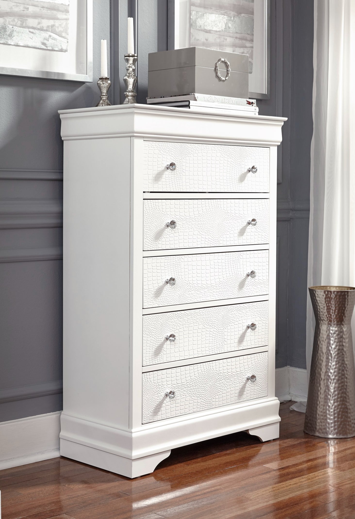 Features 5 Pull-Out Drawers Chest – Pompei (White) Chest