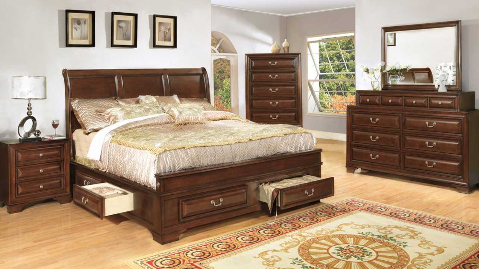Image of dona bedroom set with drawers.
