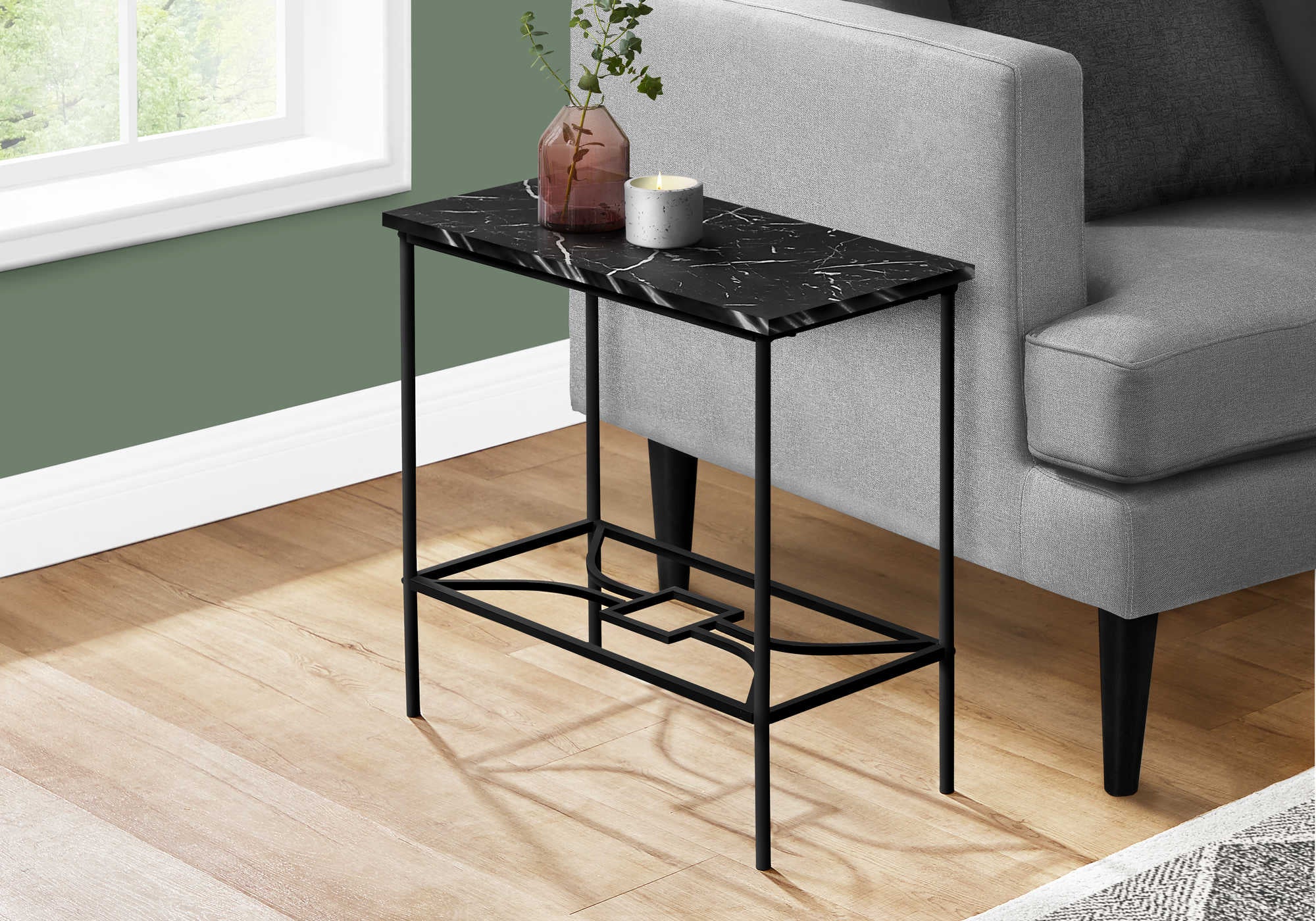 Image of accent table - 22h  black marble  black metal i 2074.