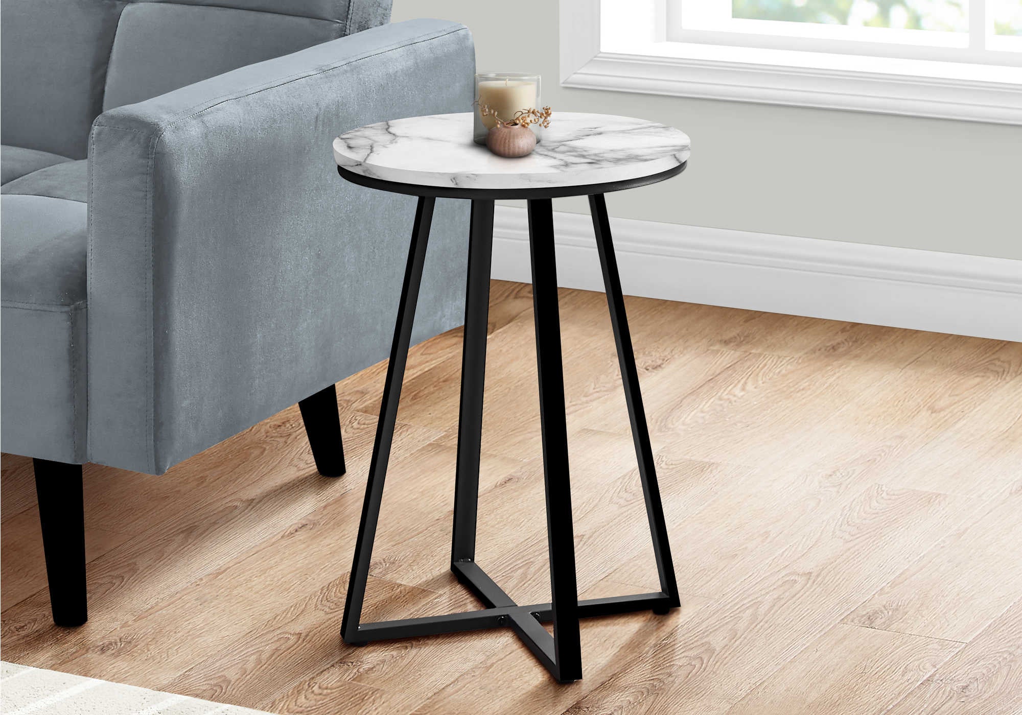 Image of accent table - 22h  white marble  black metal i 2178.