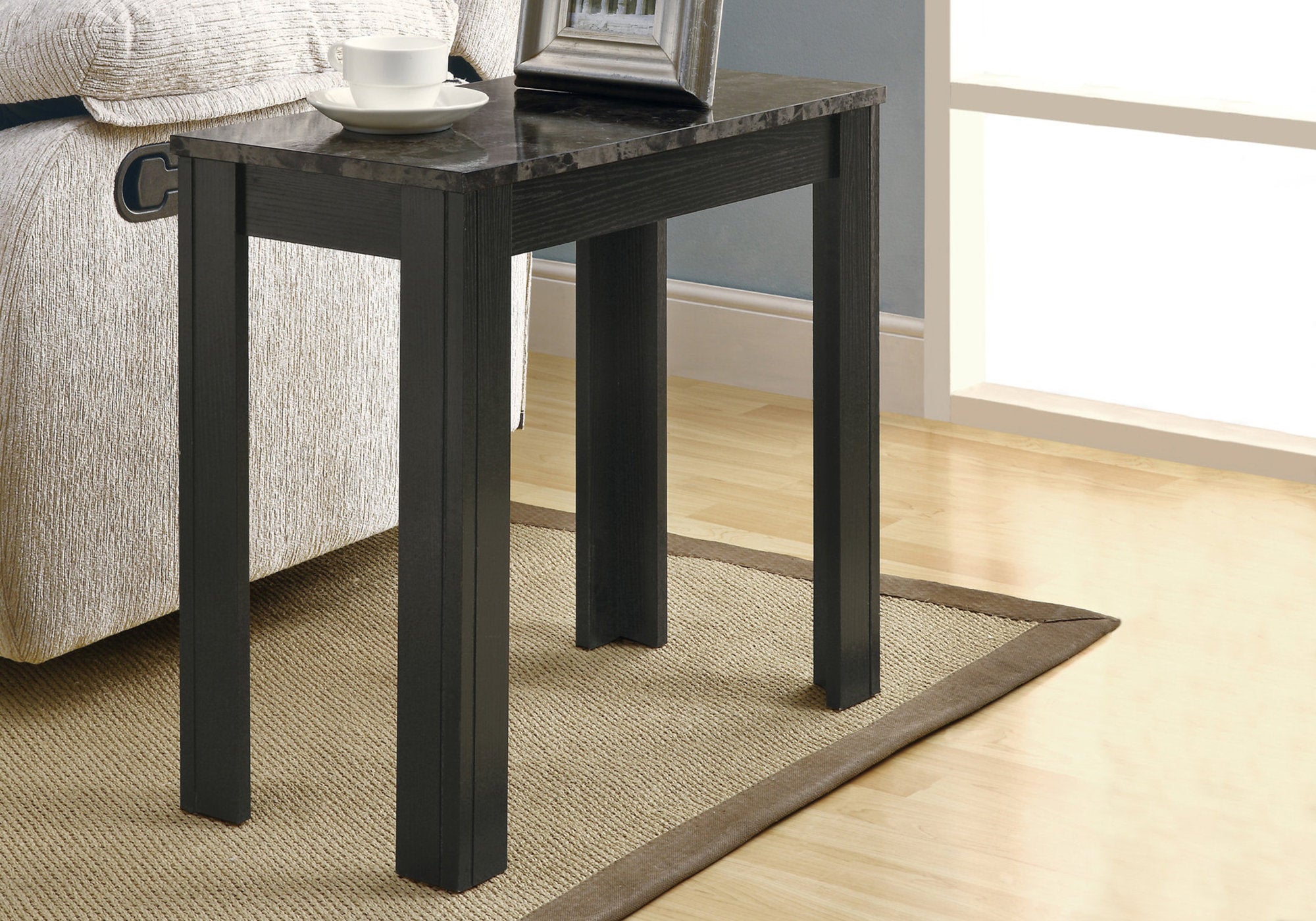 Image of accent table - black grey marble i 3112.