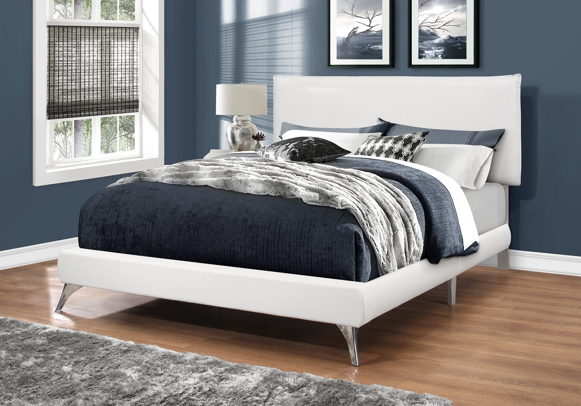 bed queen size white leather look with chrome legs i5953q