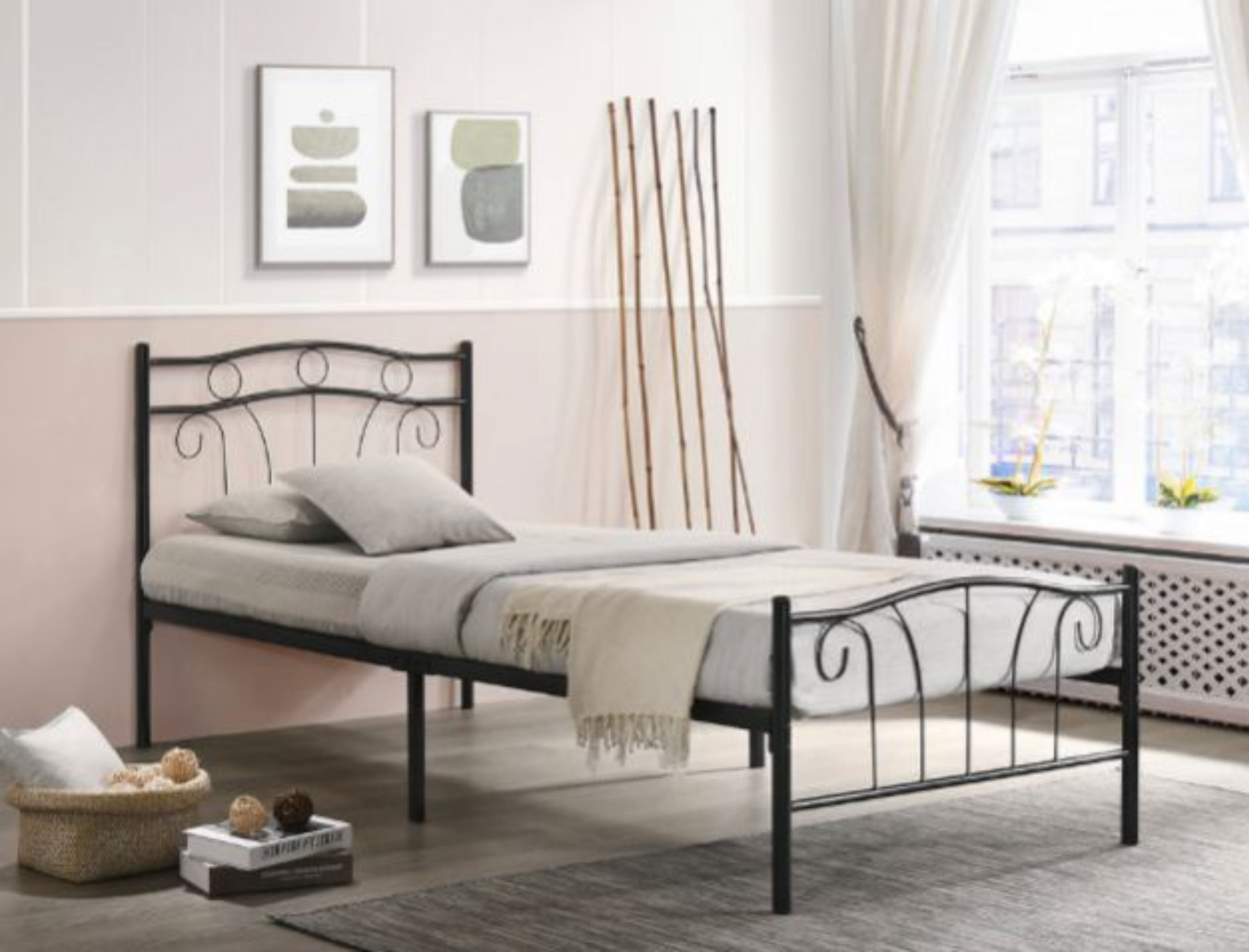 Image of bed 1175 - metal bed frame.