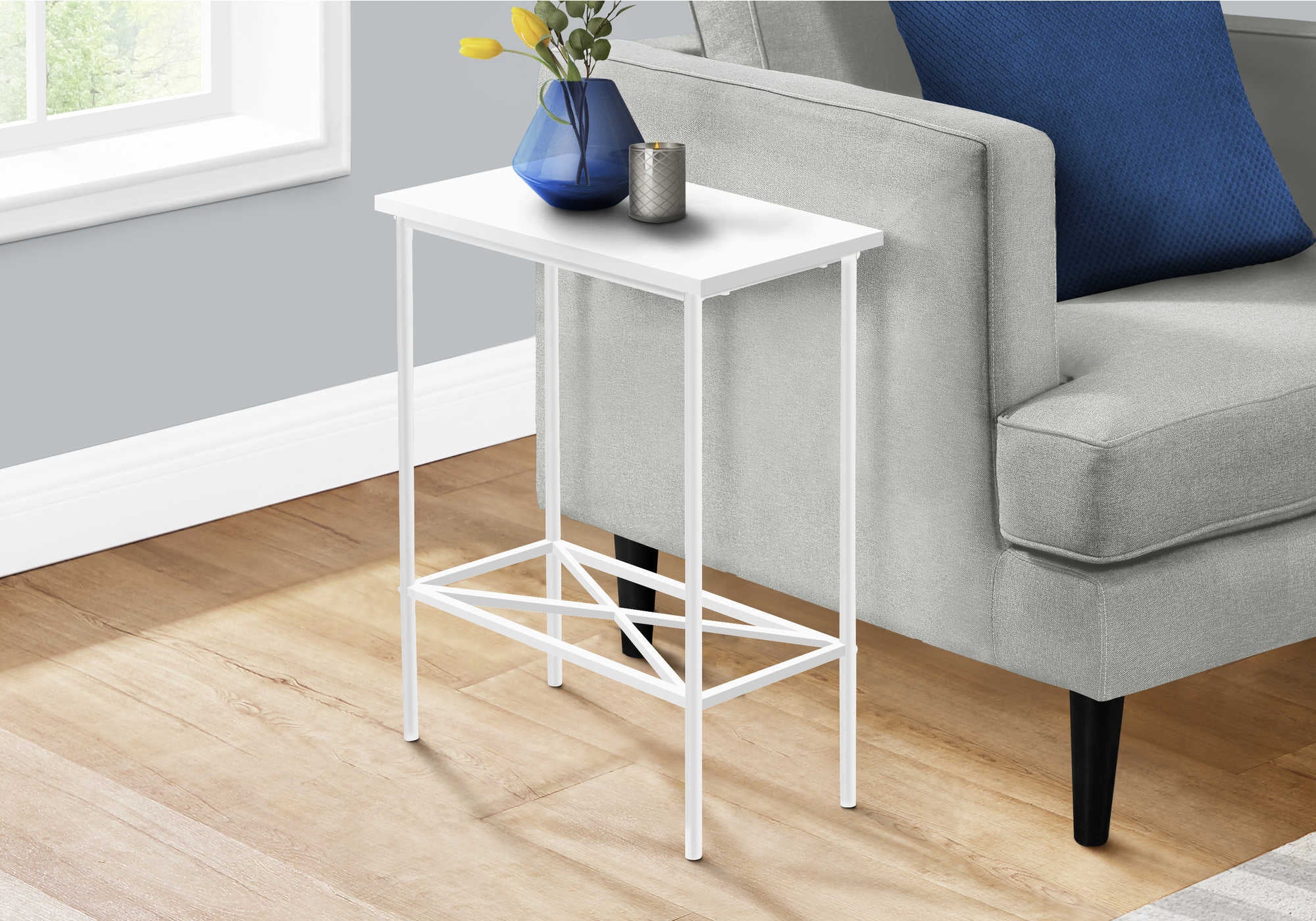 Image of accent table - 24"h /white / white metal  i 2079.