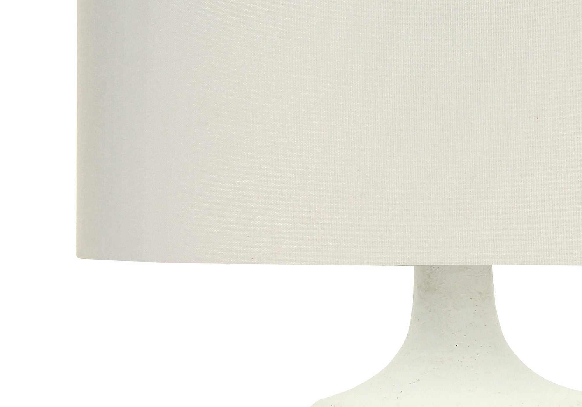 LUMINAIRE - 26"H LAMPE DE TABLE CREME RESINE / IVOIRE – I 9609.