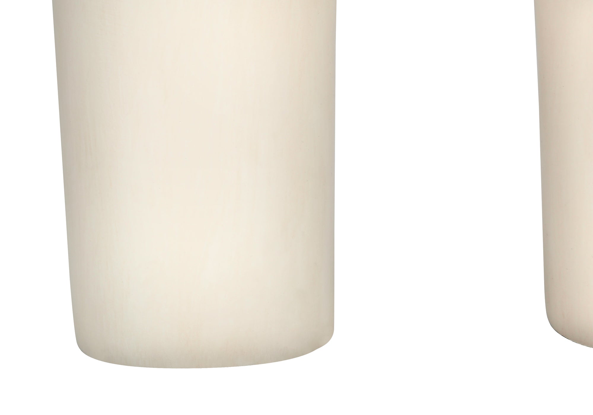 LUMINAIRE - 25"H LAMPE DE TABLE CREME RESINE / BEIGE – I 9728.