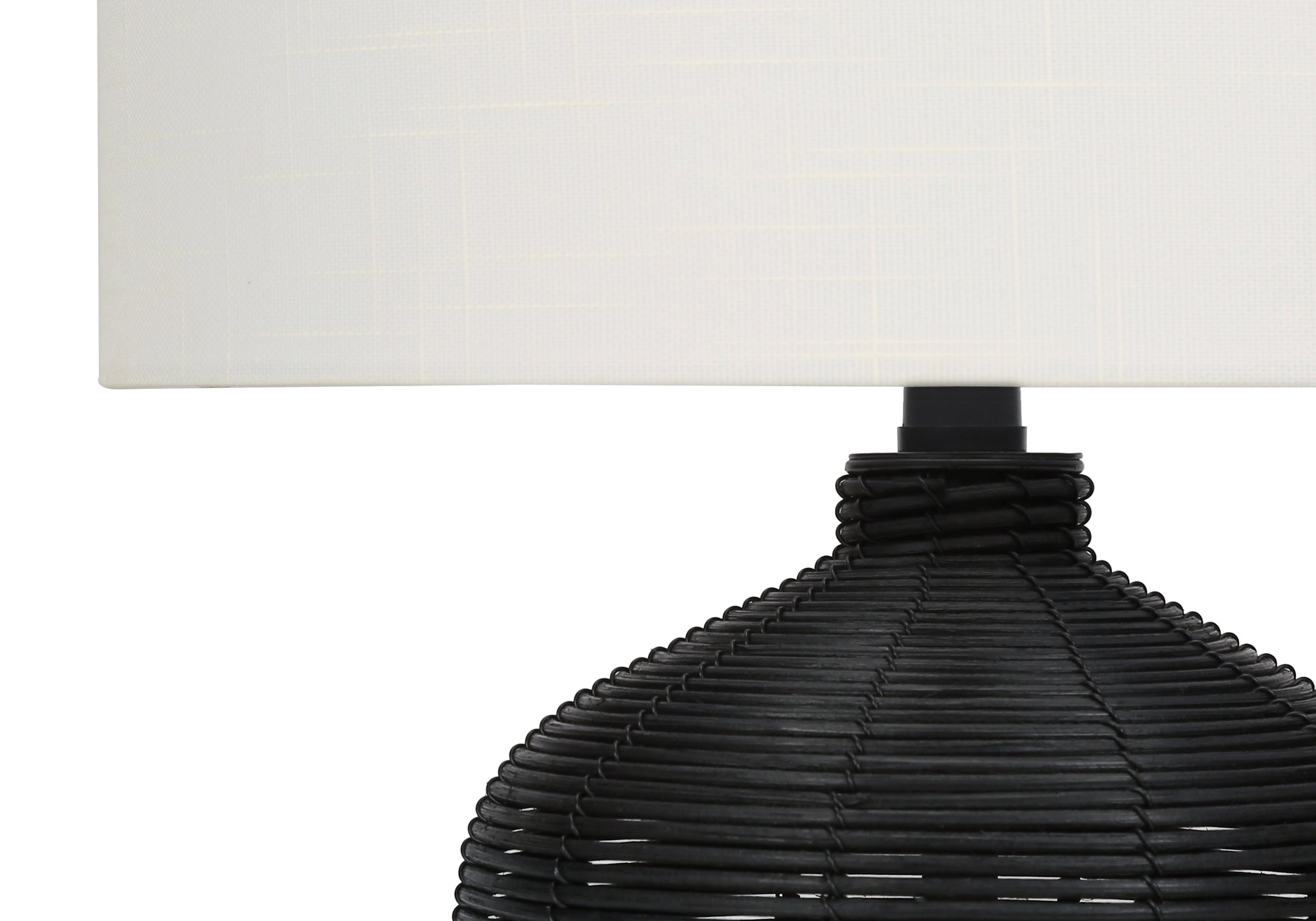 LUMINAIRE - 23"H LAMPE DE TABLE NOIR ROTIN / IVOIRE – I 9734.