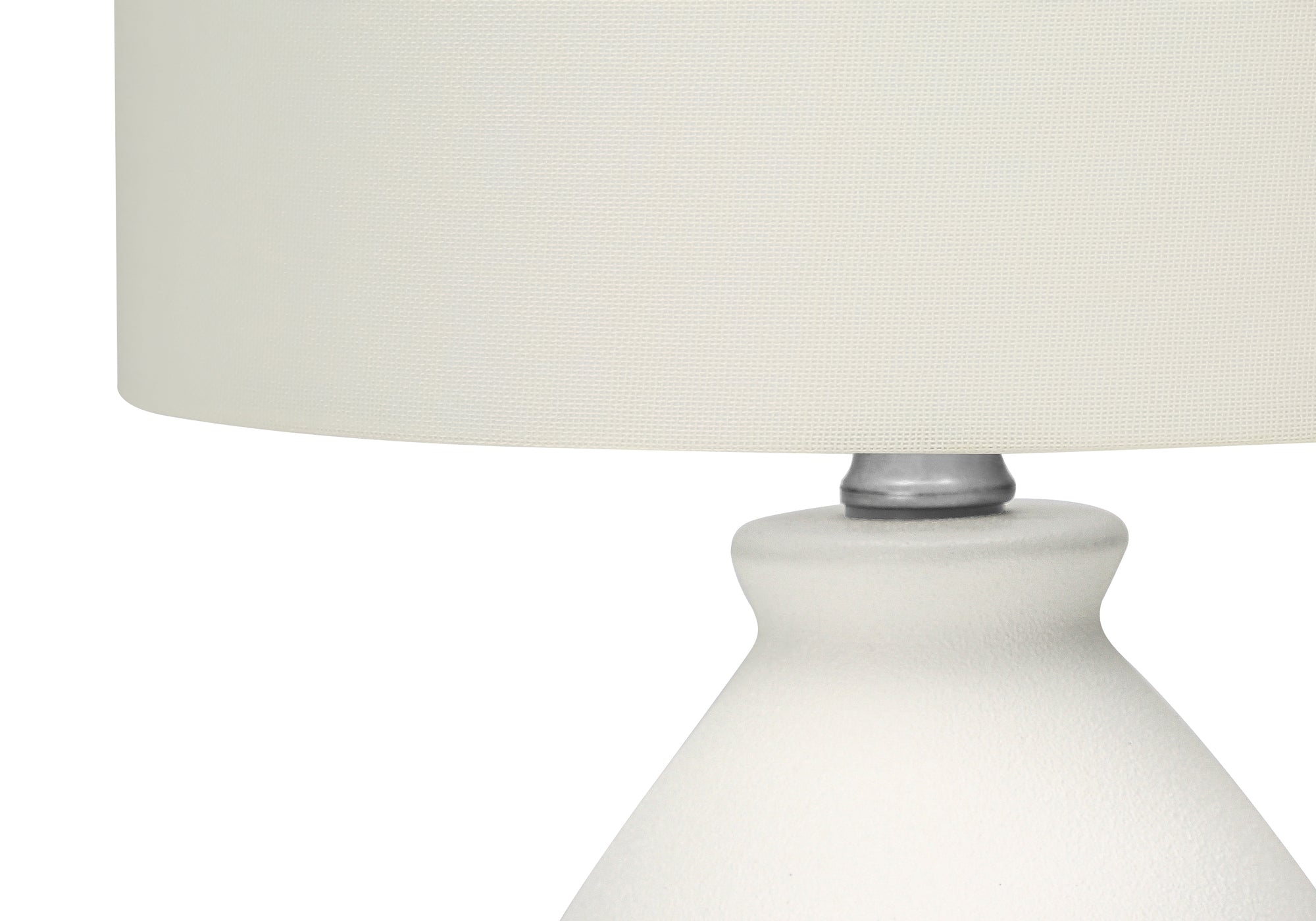 LUMINAIRE - 17"H LAMPE DE TABLE CREME CERAMIQUE / IVOIRE – I 9741.