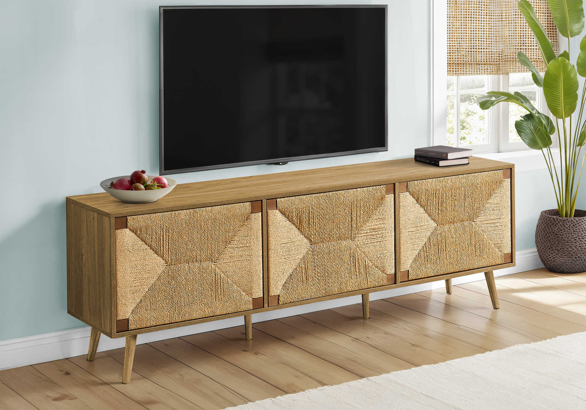 MEUBLE TV - 72"L / ASPECT JONC DE MER / NOYER PALE -3 PORTES – I 2793