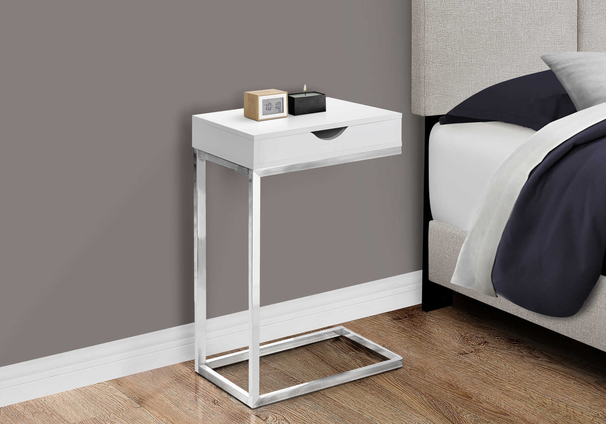Image of nightstand - chrome metal / glossy white with a drawer  i 3031.
