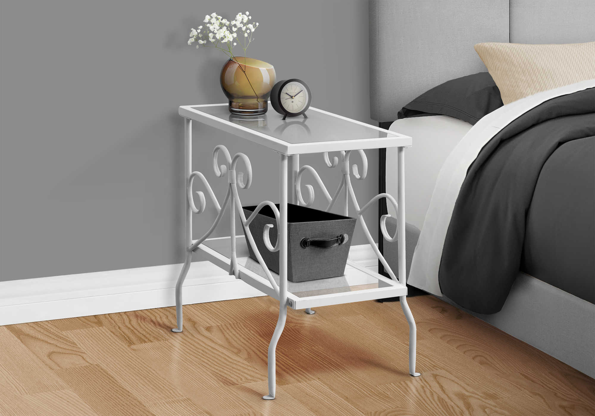 TABLE D'APPOINT - METAL BLANC AVEC VERRE TREMPE – I 3105