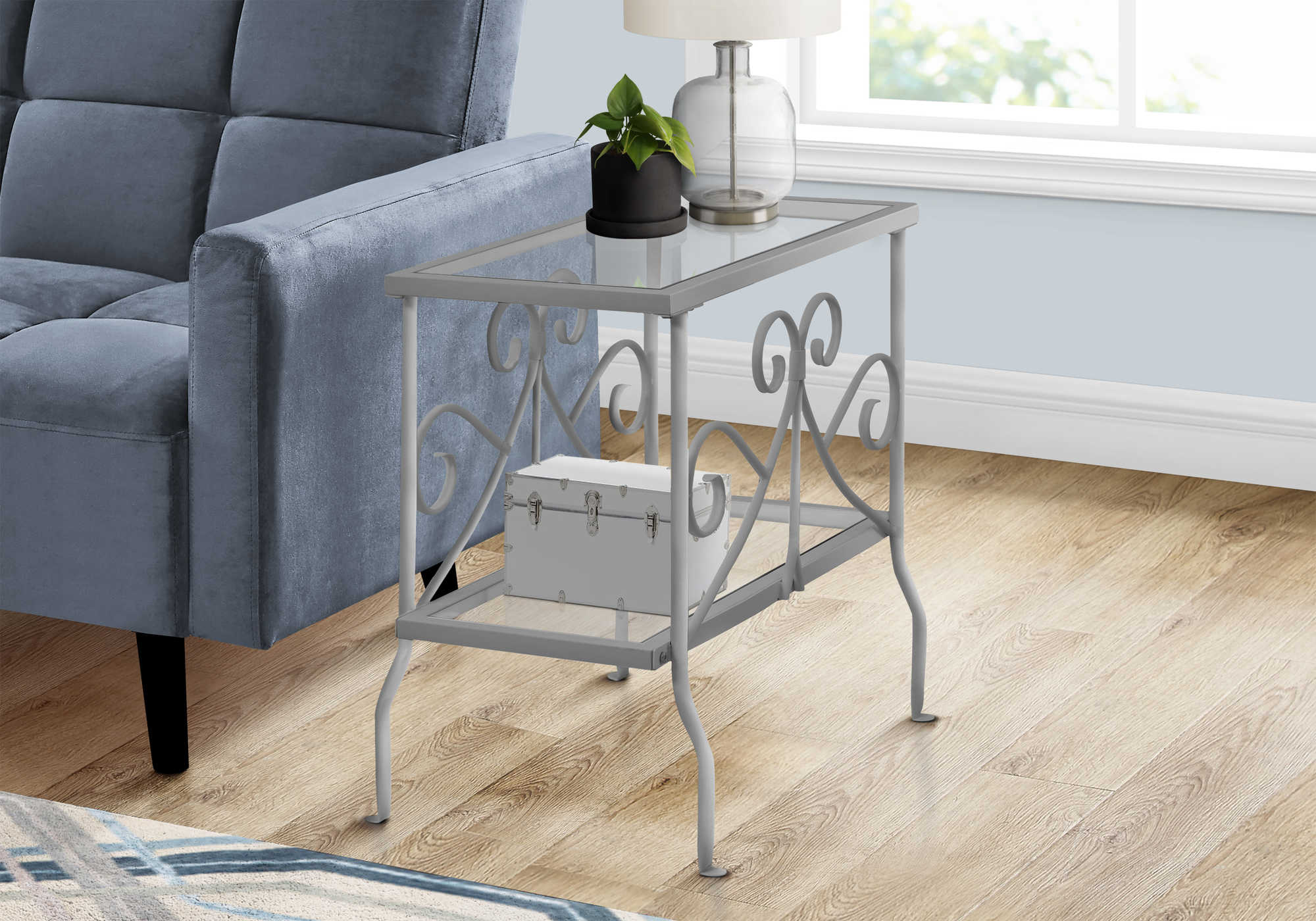 TABLE D'APPOINT - METAL ARGENT AVEC VERRE TREMPE – I 3106