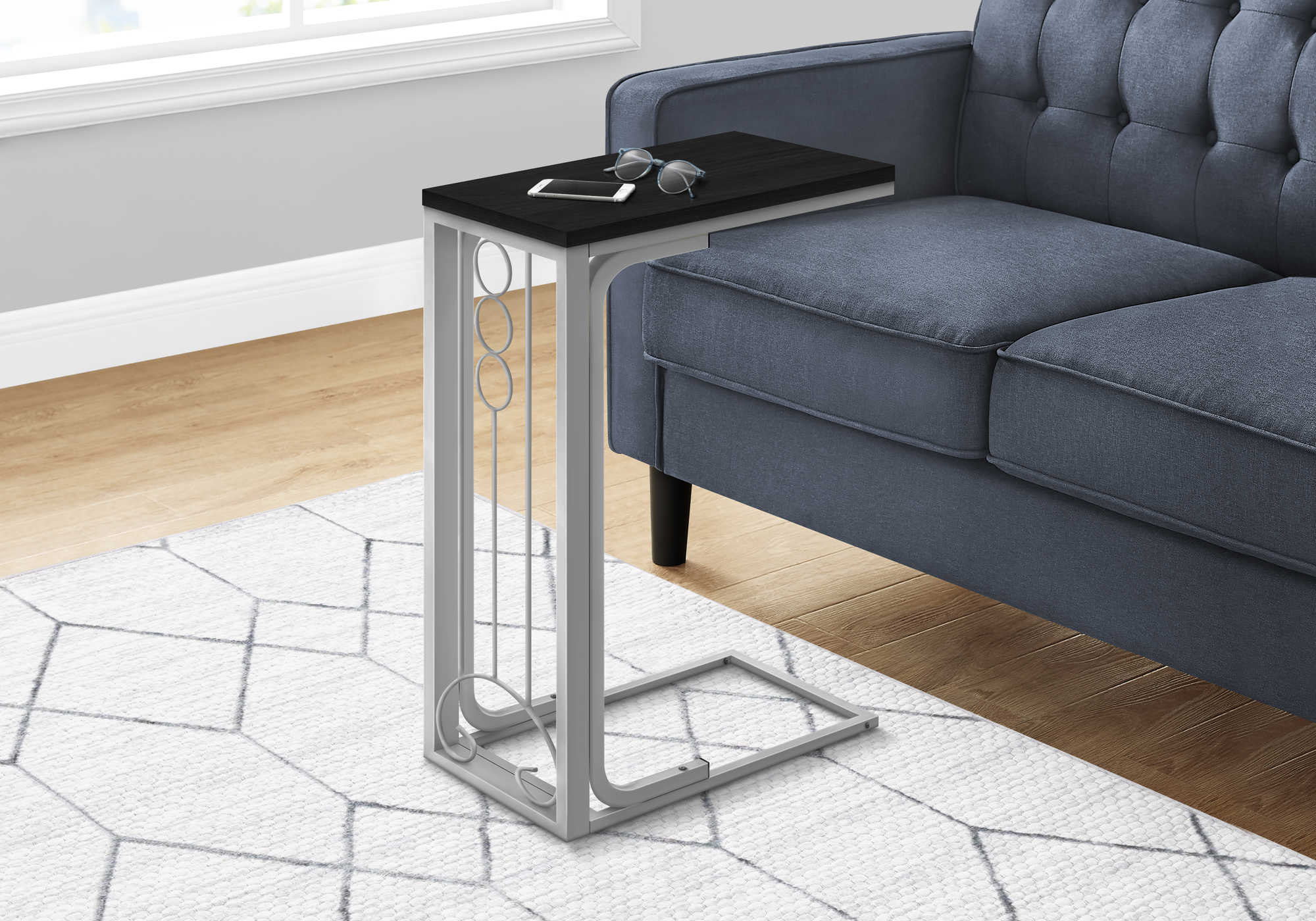 TABLE DE CHEVET - DESSUS NOIR / METAL ARGENTE – I 3137.