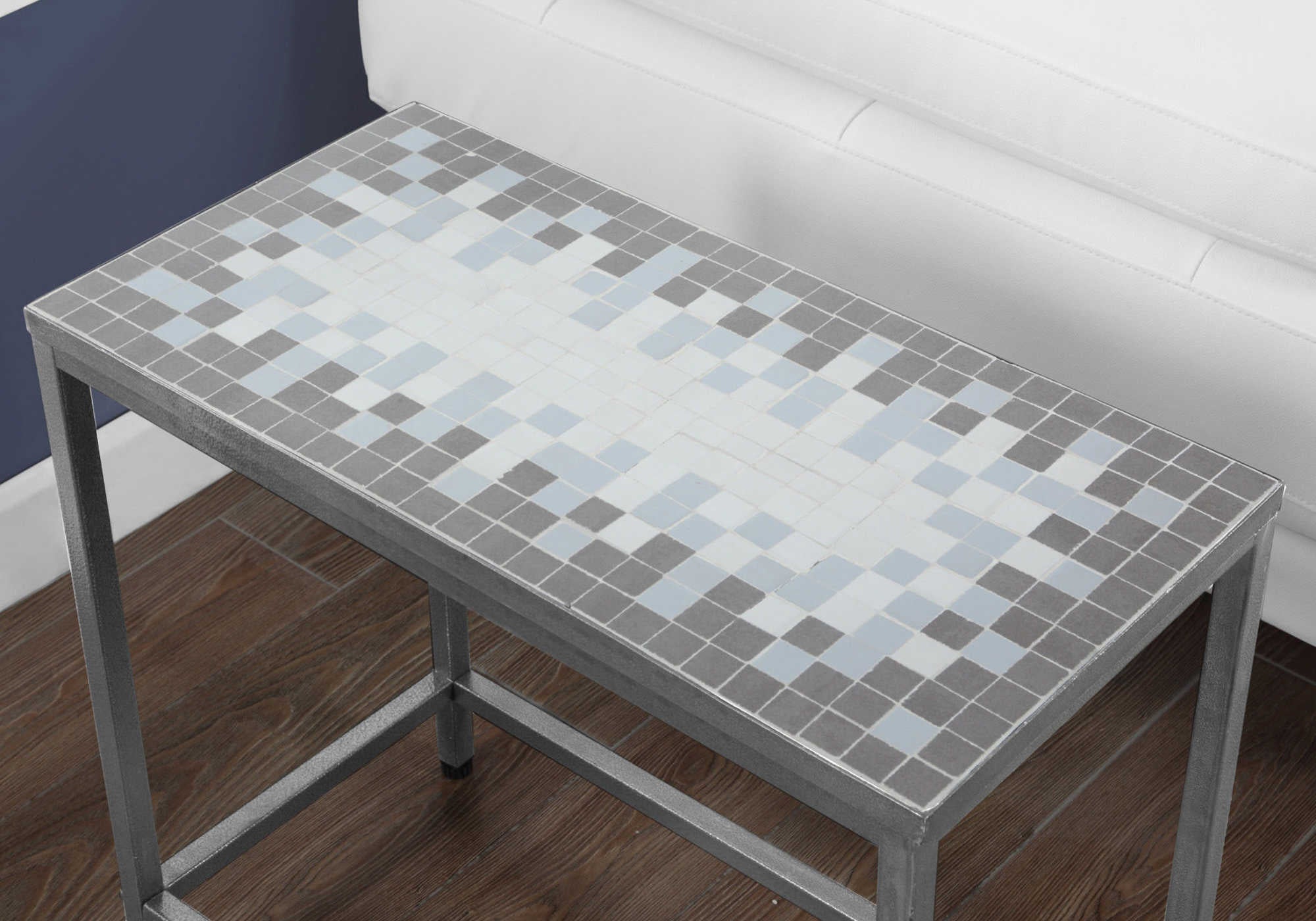 TABLE D'APPOINT - GRIS / DESSUS TUILE BLEU / ARGENT – I 3143