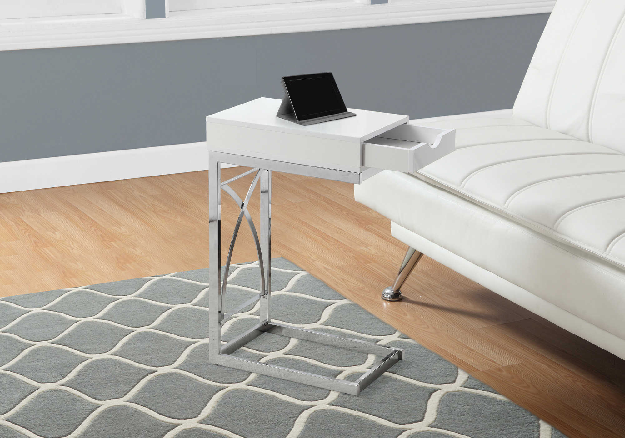 TABLE DE CHEVET - METAL CHROME / BLANC LUSTRE ET TIROIR – I 3170.