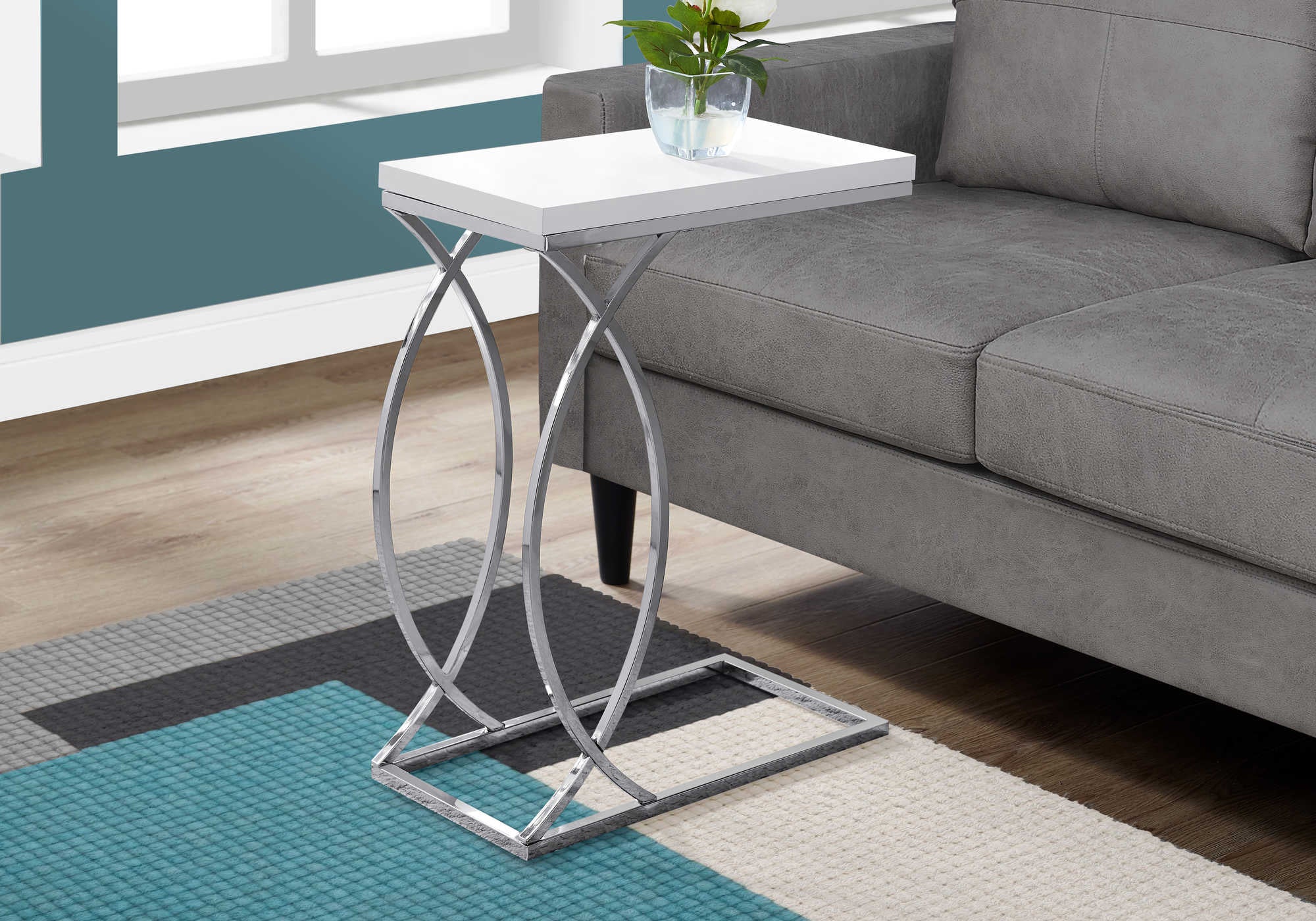 TABLE DE CHEVET - BLANC LUSTRE ET METAL CHROME – I 3184.