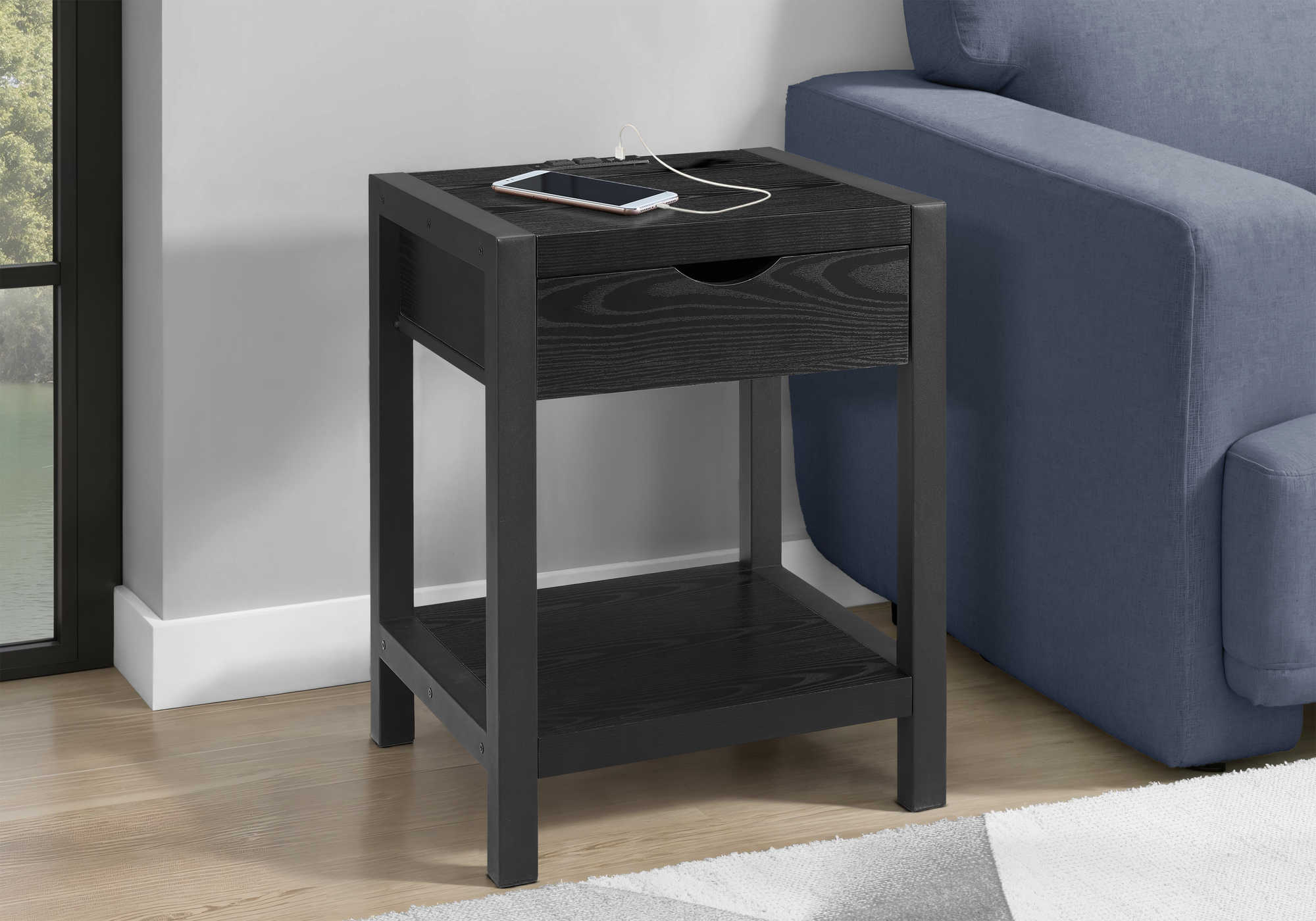TABLE D'APPOINT - 24"H / CHENE NOIR / METAL NOIR USB / PRISE – I 3202