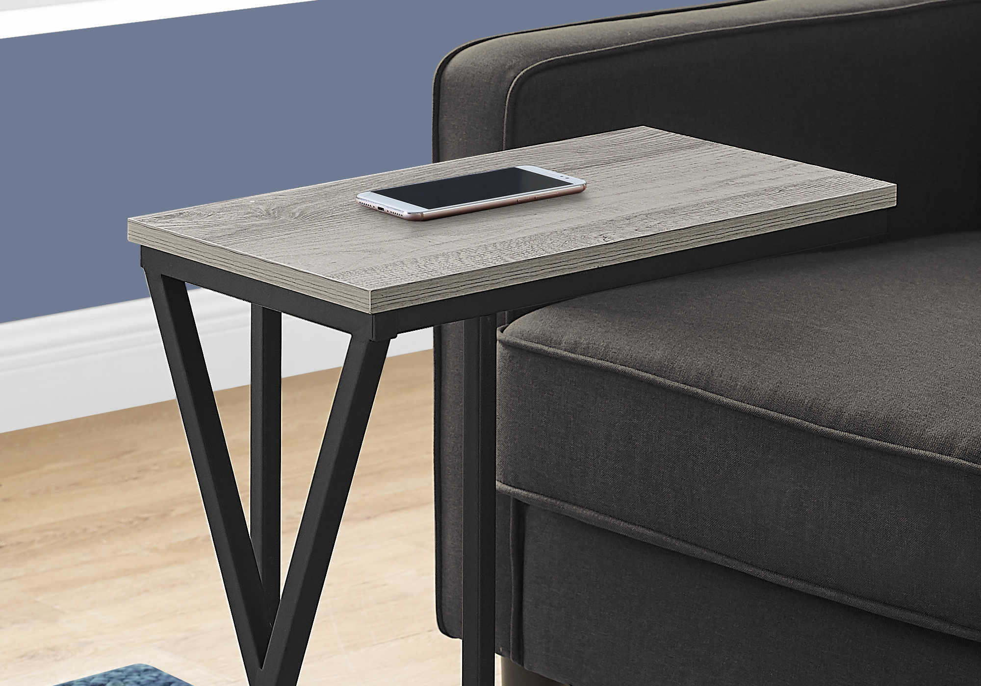 TABLE DE CHEVET - 25"H / GRIS / METAL NOIR – I 3248.