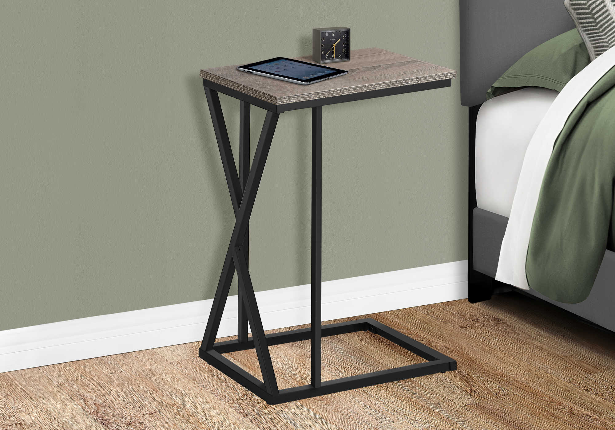TABLE DE CHEVET - 25"H / TAUPE FONCE / METAL NOIR – I 3249.