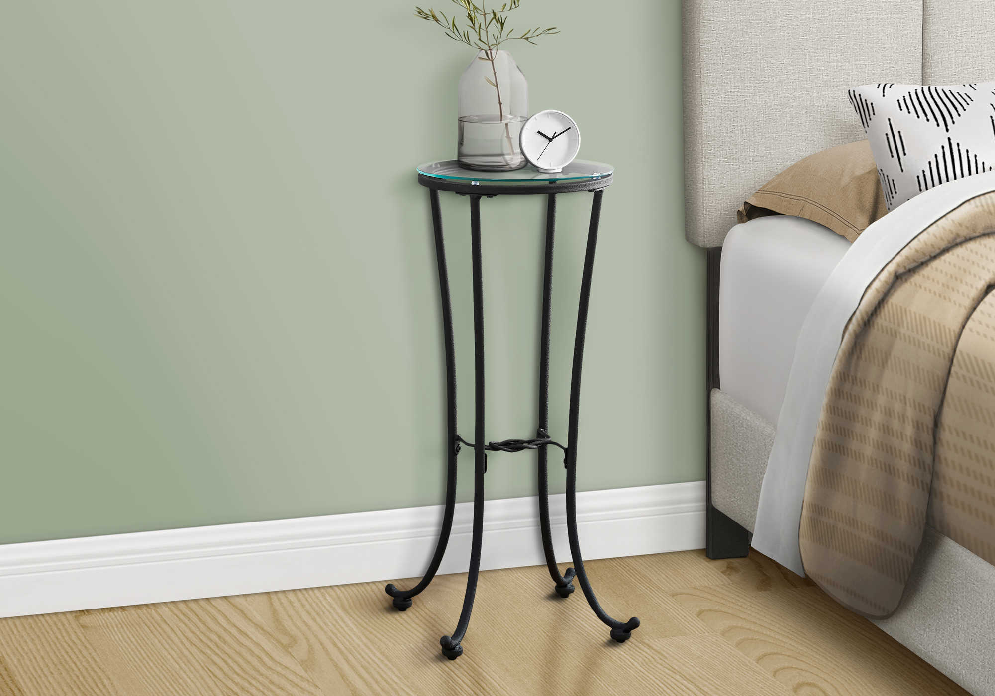 TABLE DE CHEVET - METAL NOIR MARTELE ET VERRE TREMPE – I 3332.