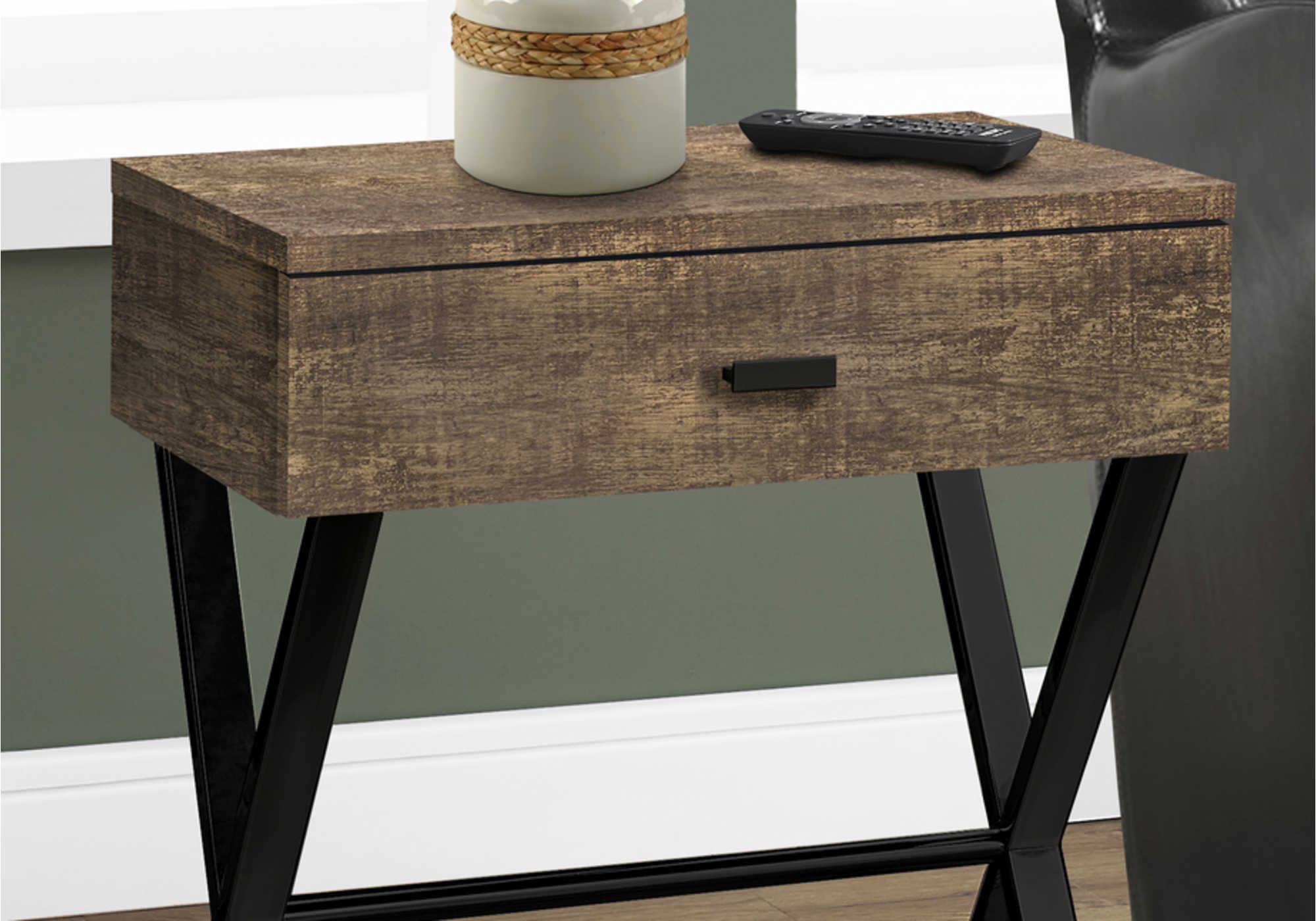 TABLE DE CHEVET - 24"H / FAUX BOIS BRUN / METAL NOIR – I 3450.
