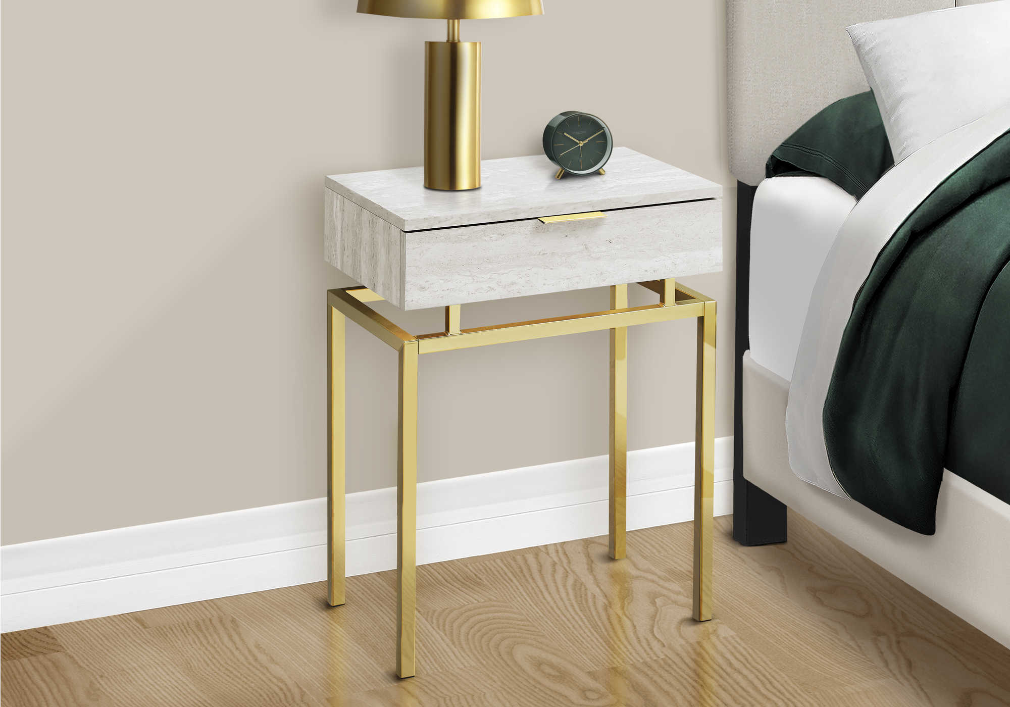 TABLE DE CHEVET - 24"H / MARBRE BEIGE / METAL OR – I 3463.