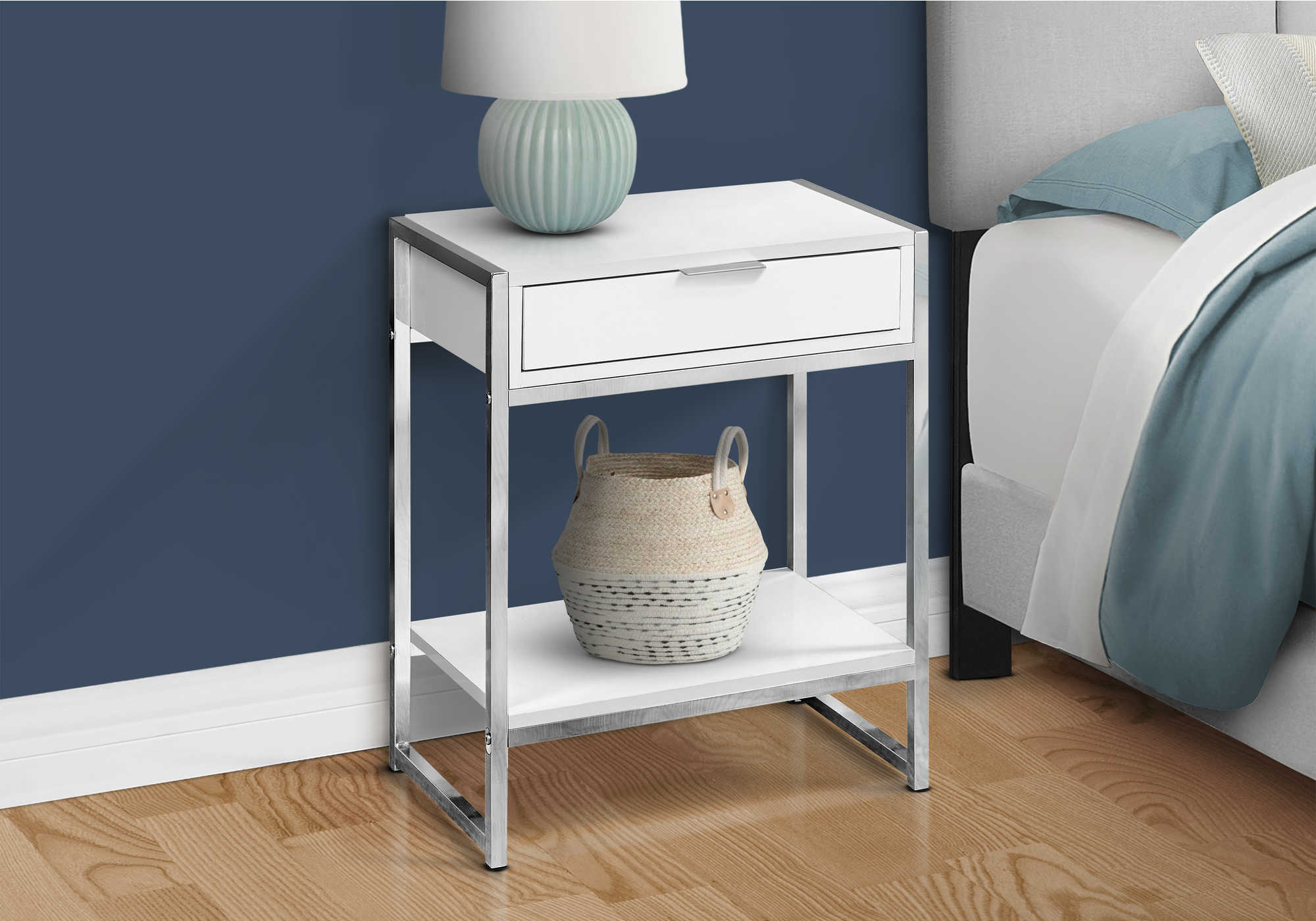 TABLE DE CHEVET - 24"H / BLANC LUSTRE / METAL CHROME – I 3480.