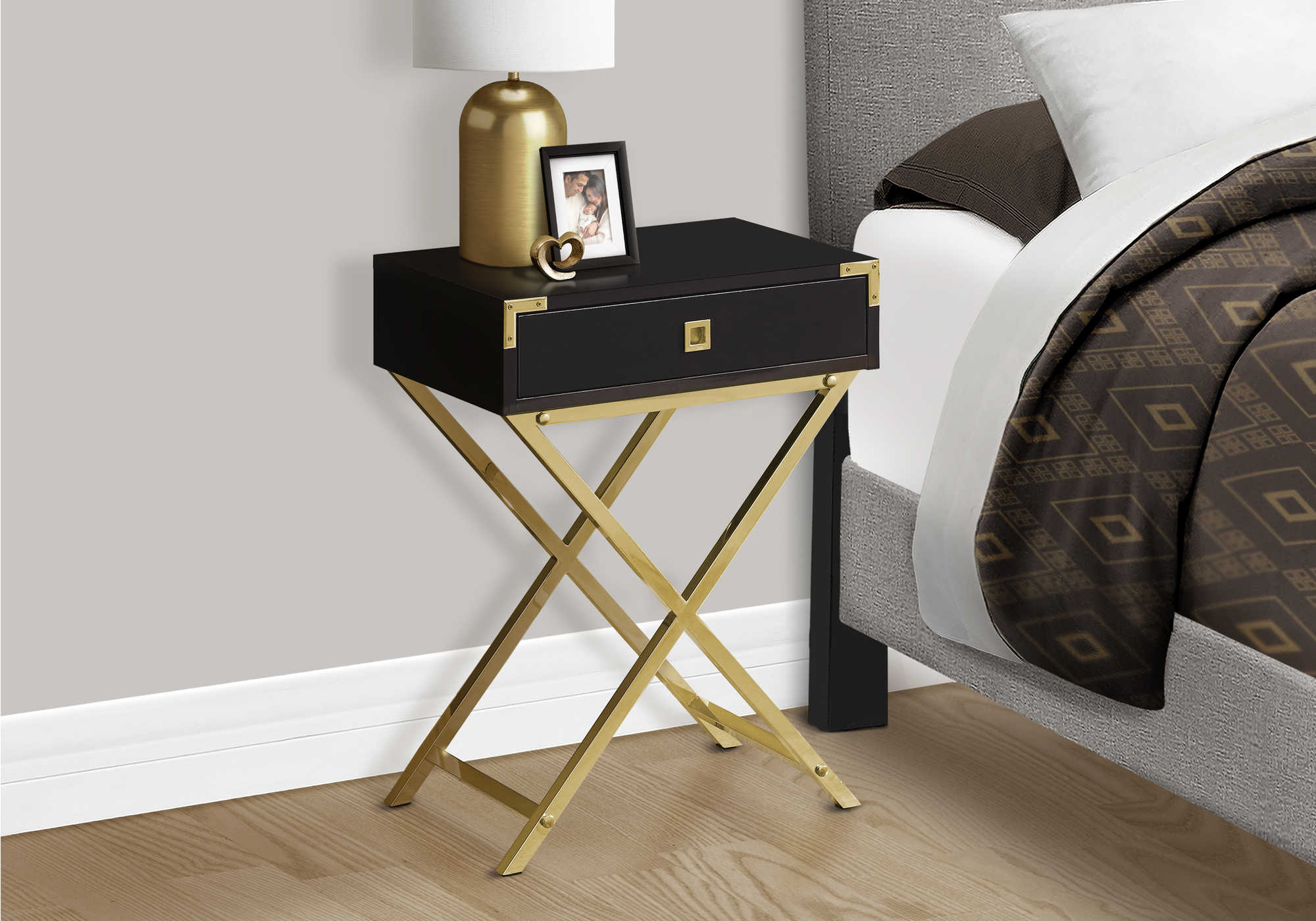 TABLE DE CHEVET - 24"H / ESPRESSO / METAL OR – I 3556.