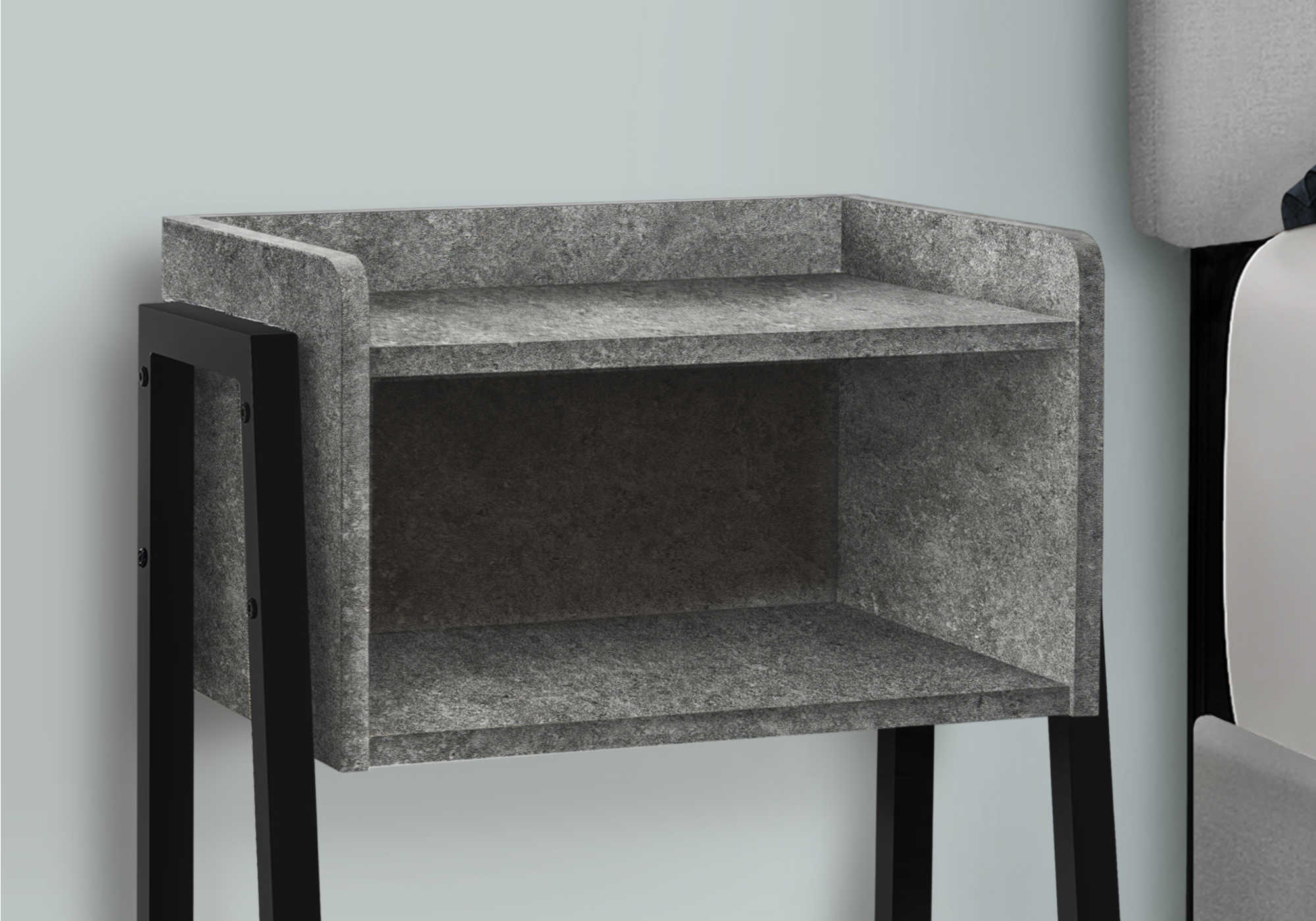 TABLE DE CHEVET - 23"H / FAUSSE PIERRE GRISE / METAL NOIR – I 3584.