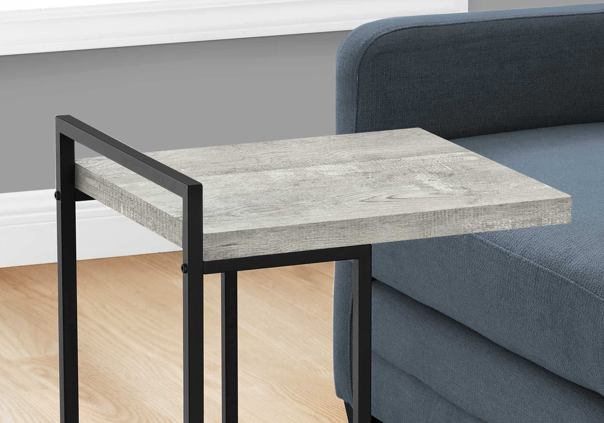 TABLE DE CHEVET - 25"H / FAUX BOIS GRIS / METAL NOIR – I 3631.