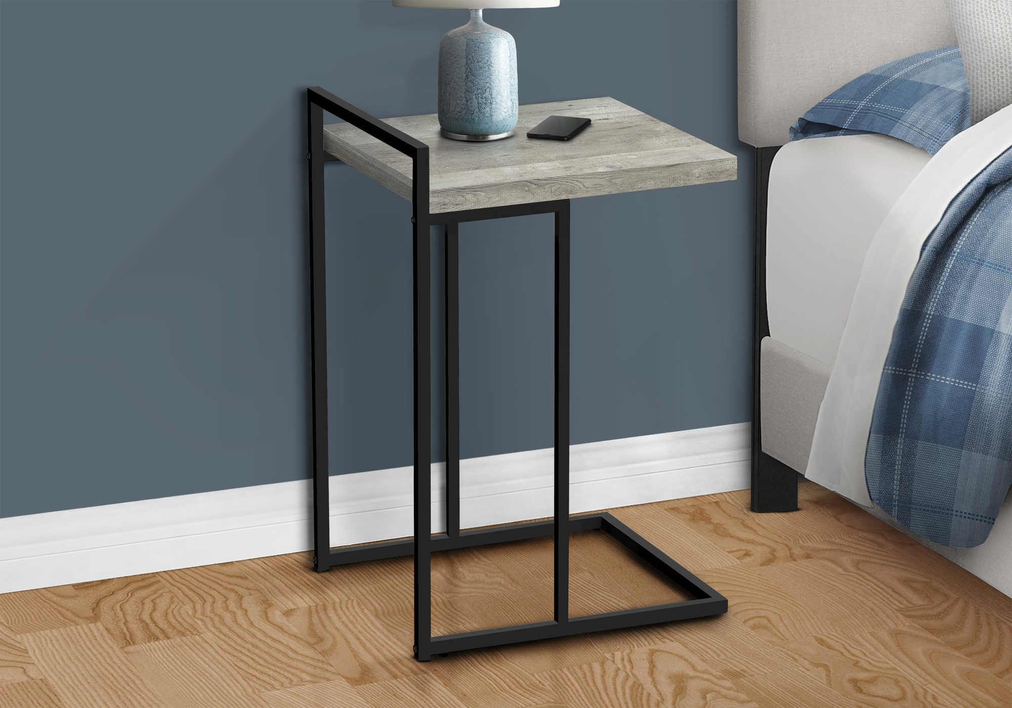 TABLE DE CHEVET - 25"H / FAUX BOIS GRIS / METAL NOIR – I 3631.