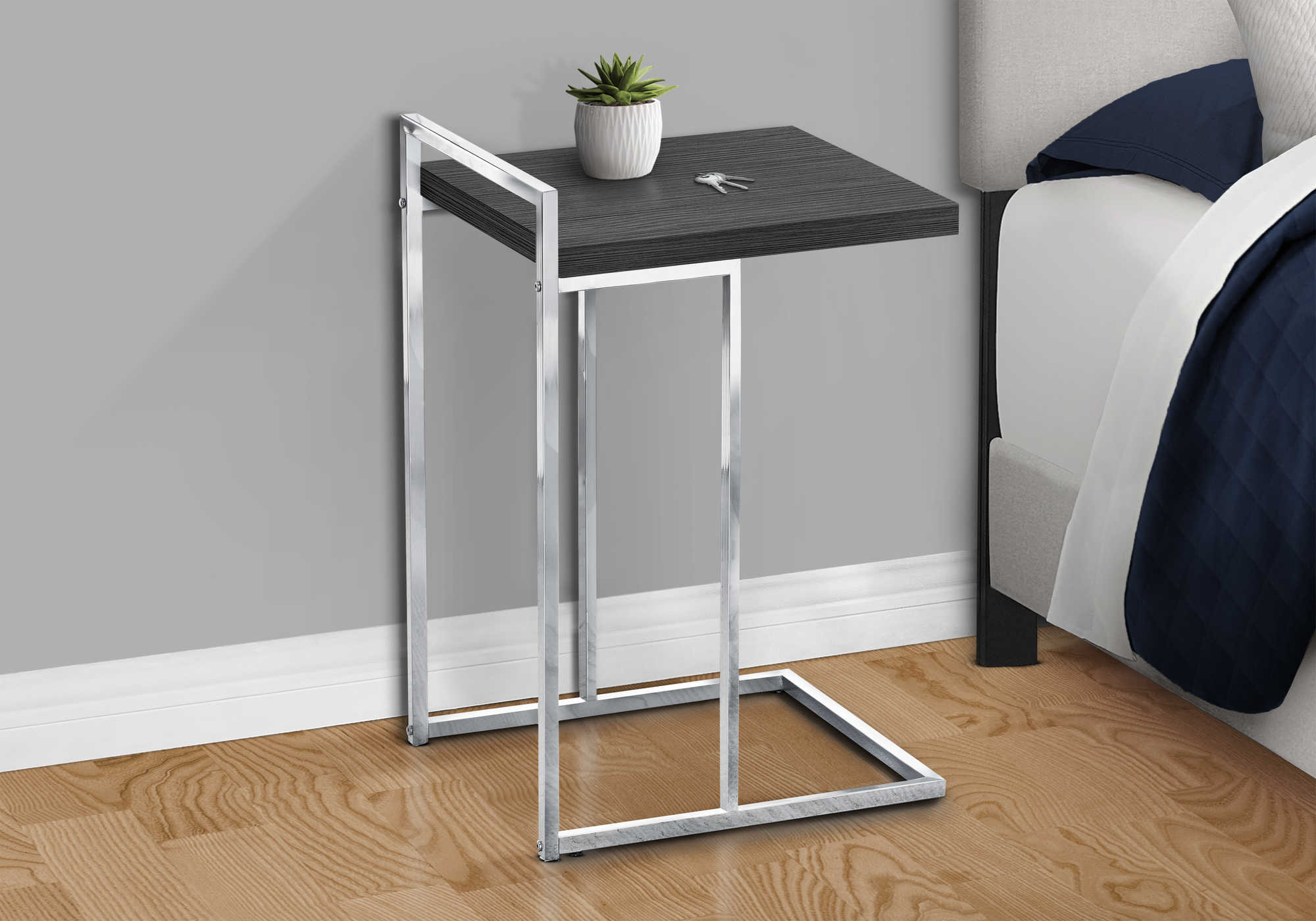 TABLE DE CHEVET - 25"H / GRIS / METAL CHROME – I 3637.