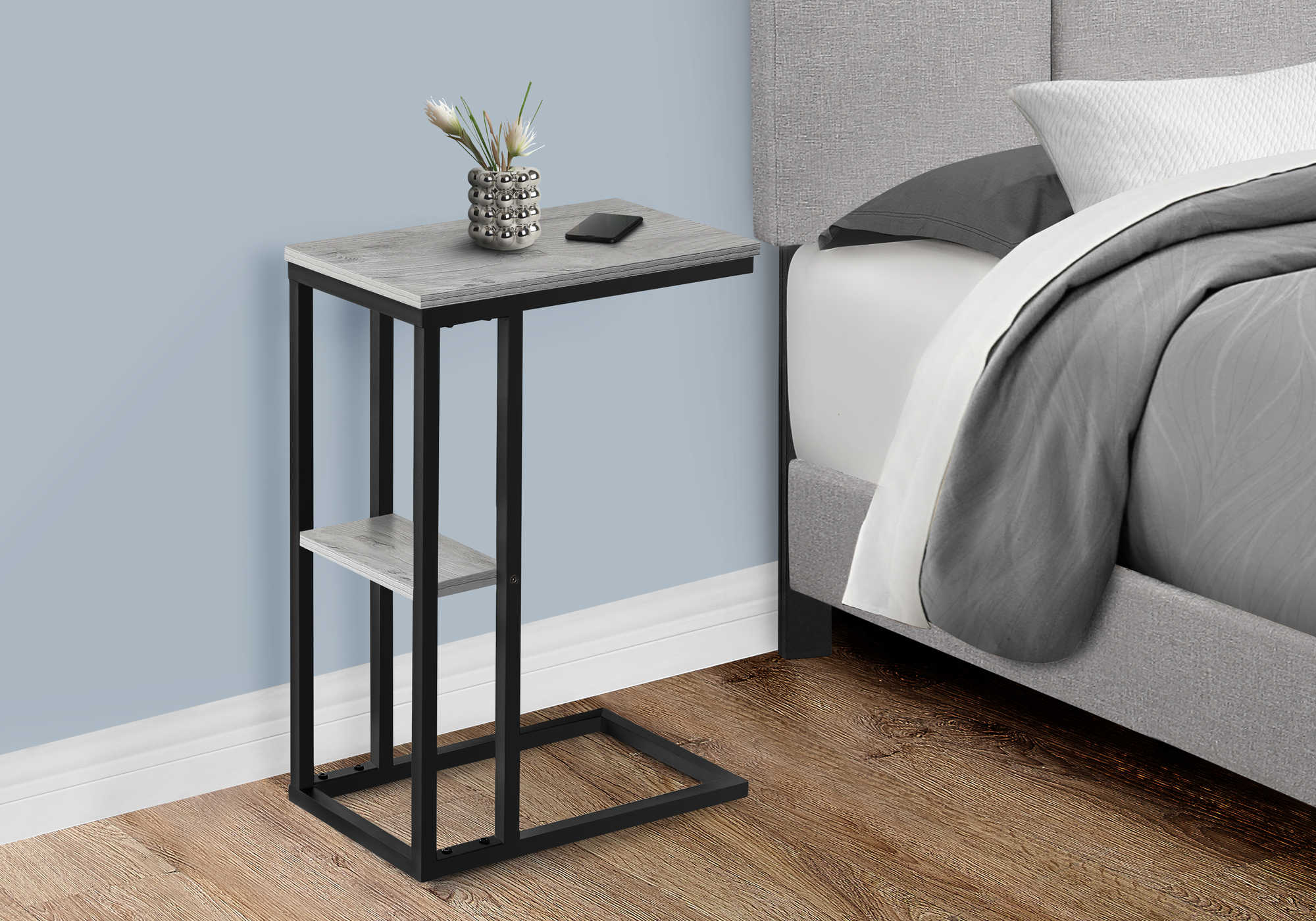 TABLE DE CHEVET - 25"H / GRIS / METAL NOIR – I 3671.
