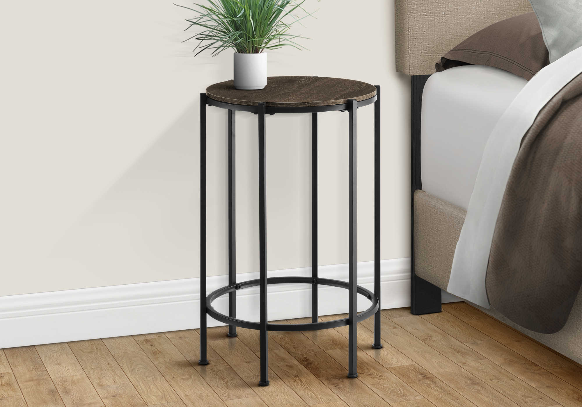 TABLE DE CHEVET - 24"H / CHENE FONCE / METAL NOIR – I 3756.