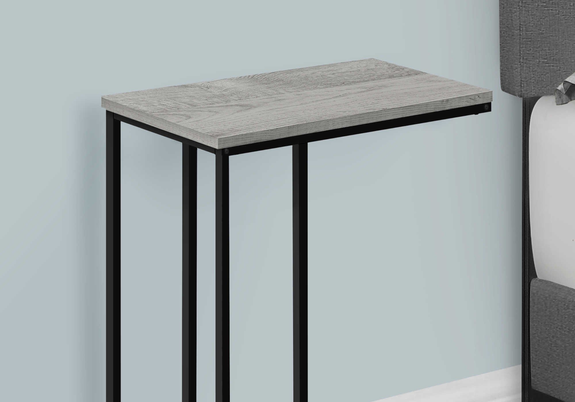 TABLE DE CHEVET - 25"H / GRIS / METAL NOIR – I 3762.