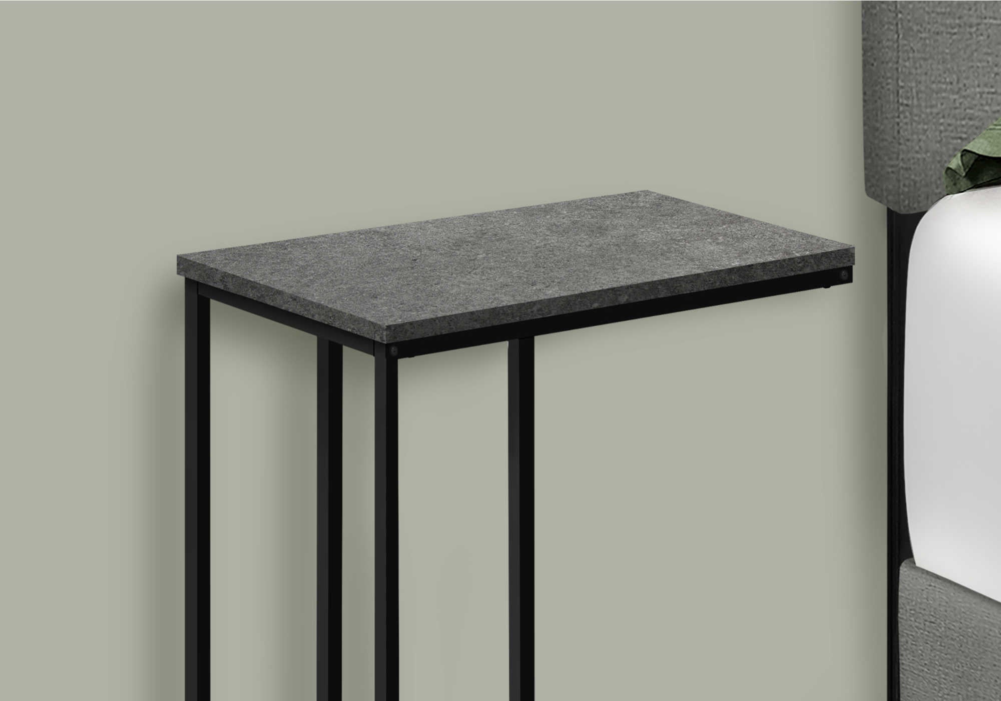 TABLE DE CHEVET - 25"H / FAUSSE PIERRE GRISE / METAL NOIR – I 3765.