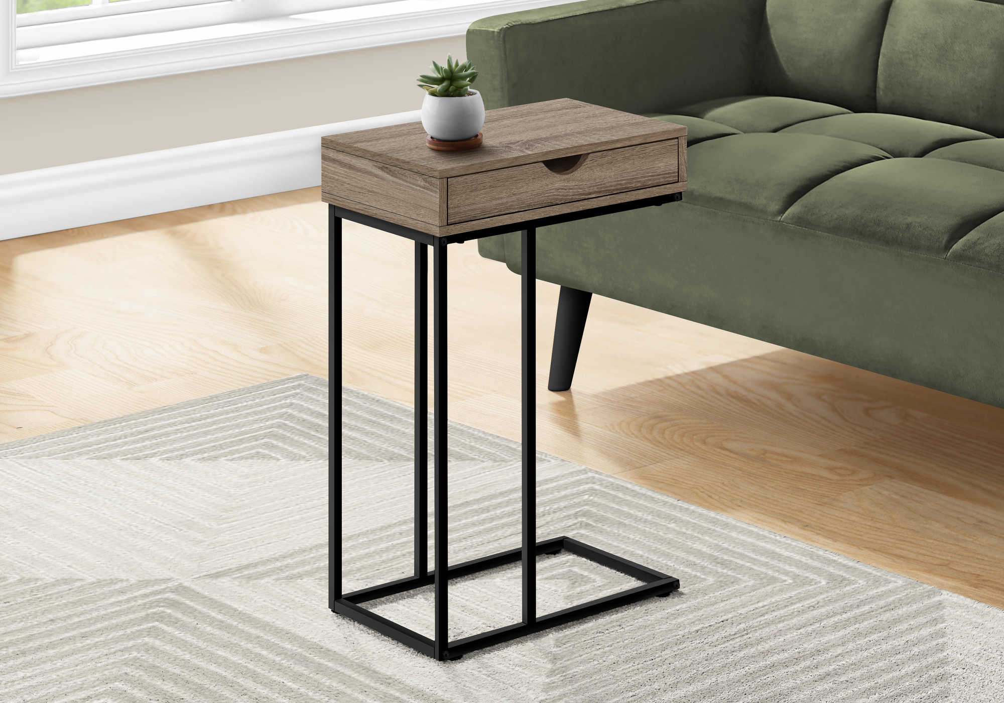 TABLE DE CHEVET - 25"H / TAUPE FONCE / METAL NOIR – I 3771.