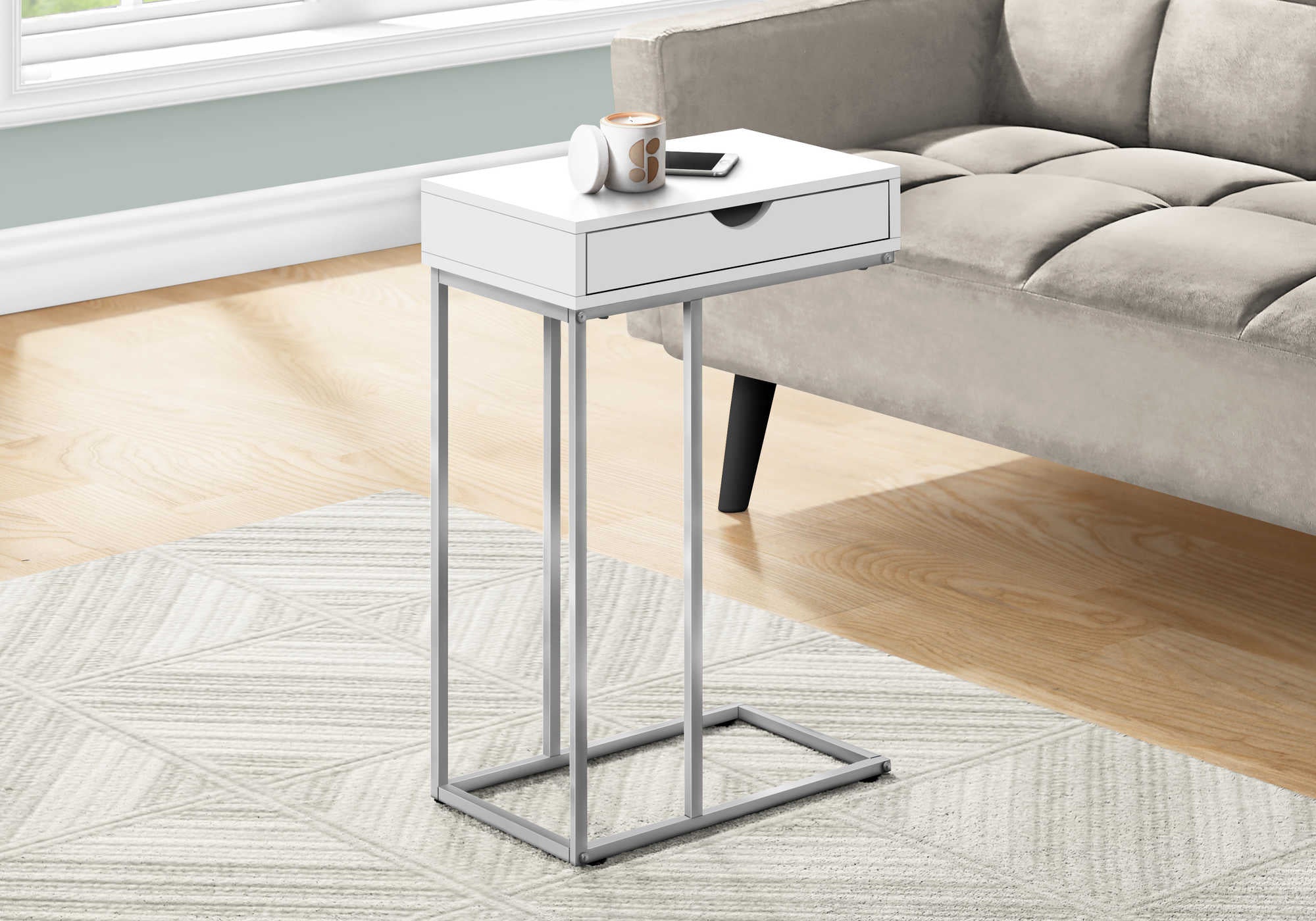 TABLE DE CHEVET - 25"H / BLANC / METAL ARGENT – I 3774.