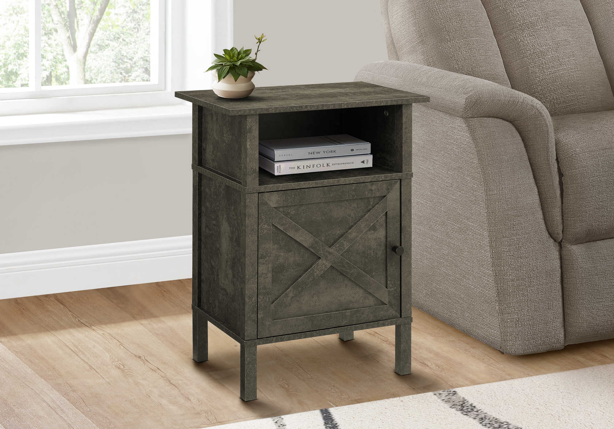 TABLE DE CHEVET - 24"H / BRONZE FONCE / METAL NOIR – I 3810.