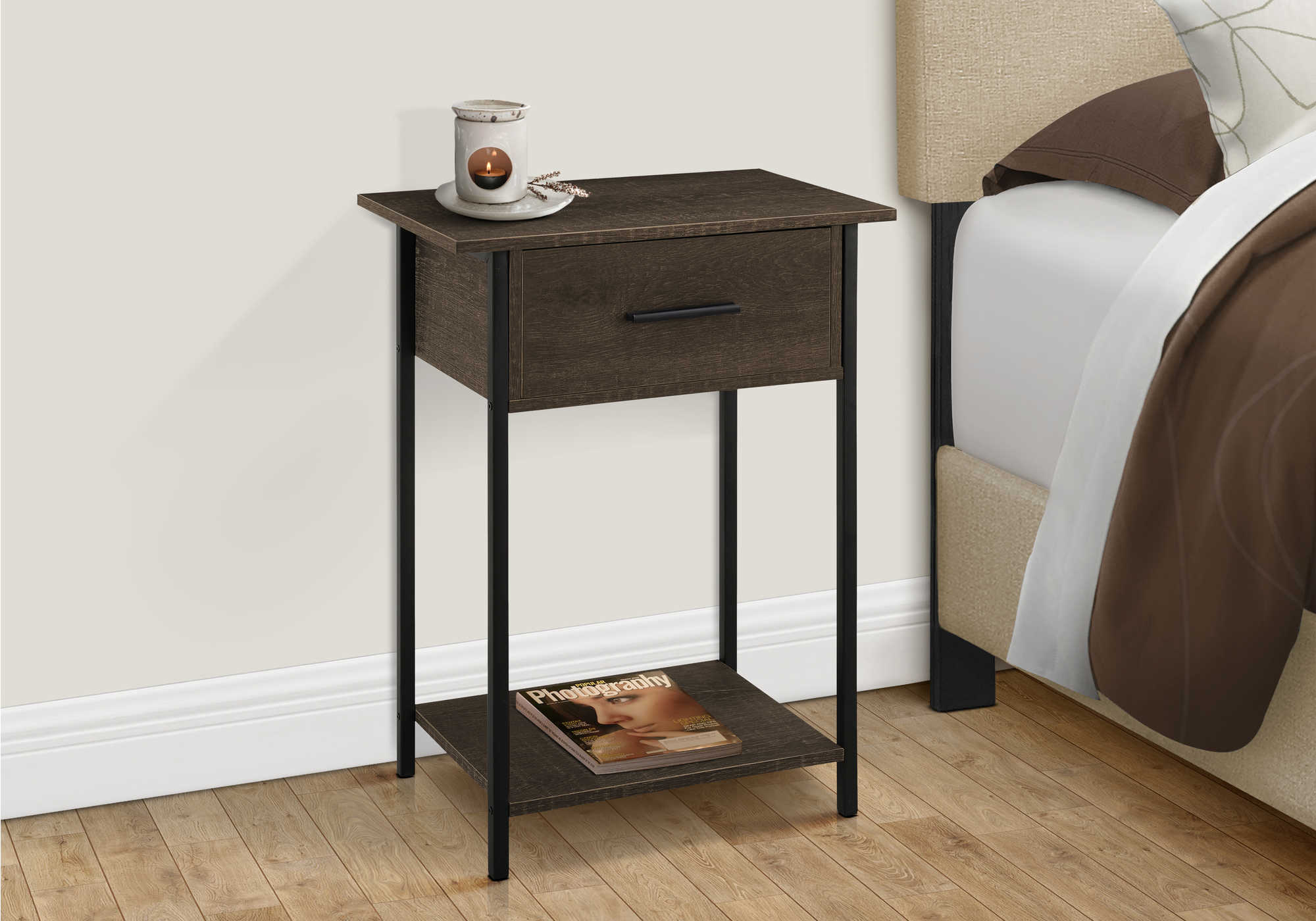 TABLE D'APPOINT - 24"H / CHENE FONCE / METAL NOIR – I 3816