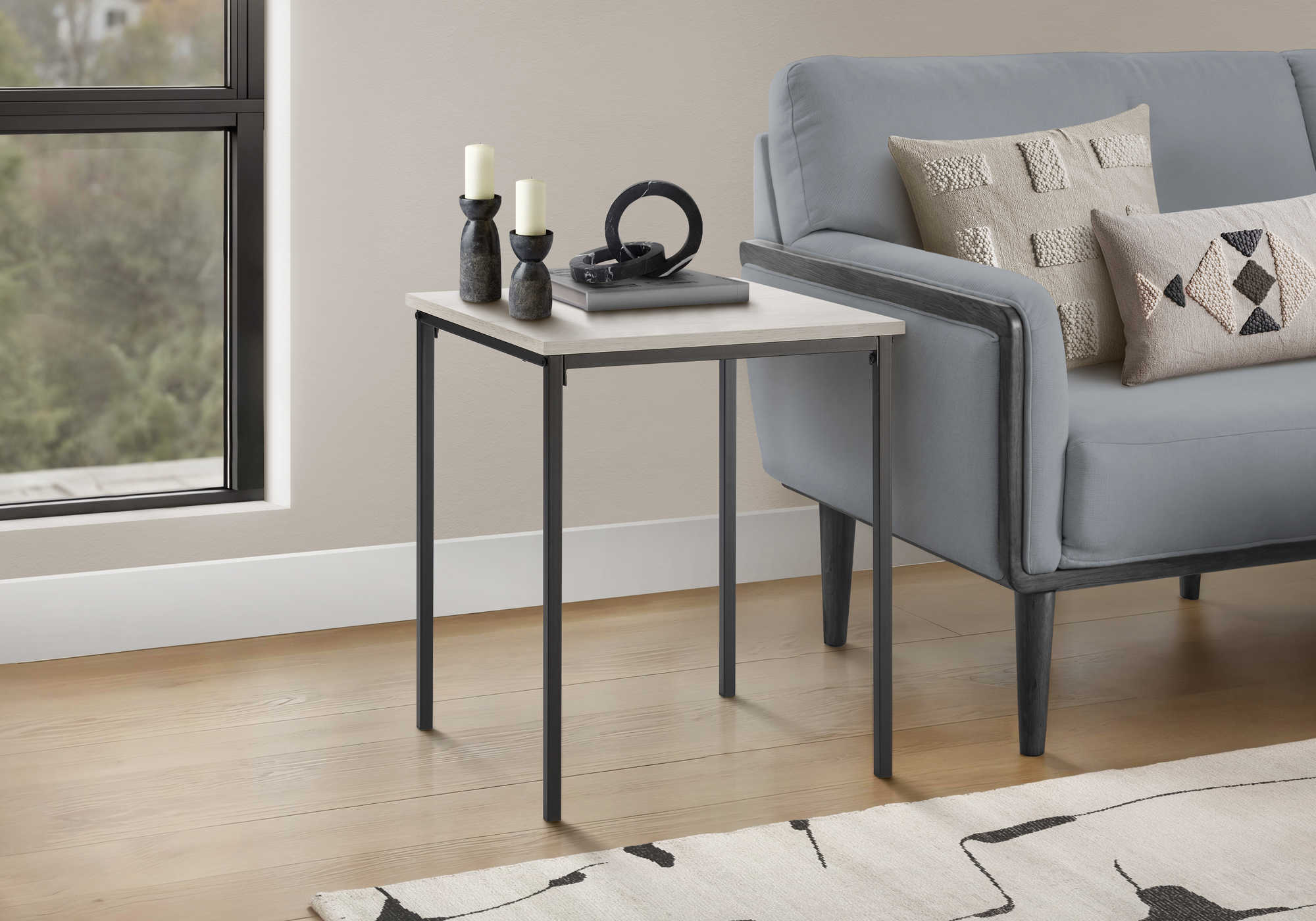 TABLE D'APPOINT - 22"H / CHENE PALE / METAL NOIR – I 3826