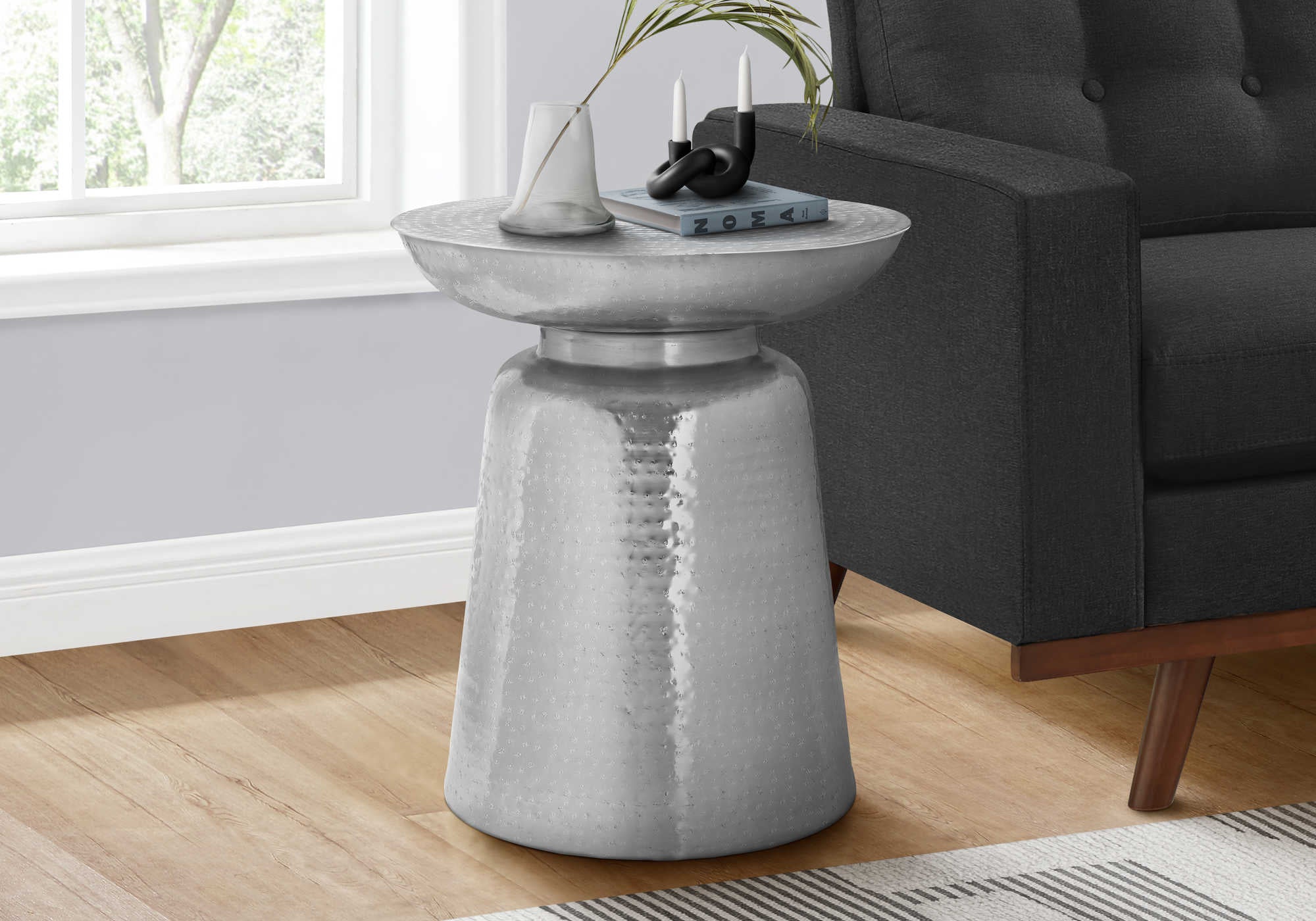 TABLE DE CHEVET - 22"H / TABLE DE BOUT DRUM METAL CHROME – I 3916.