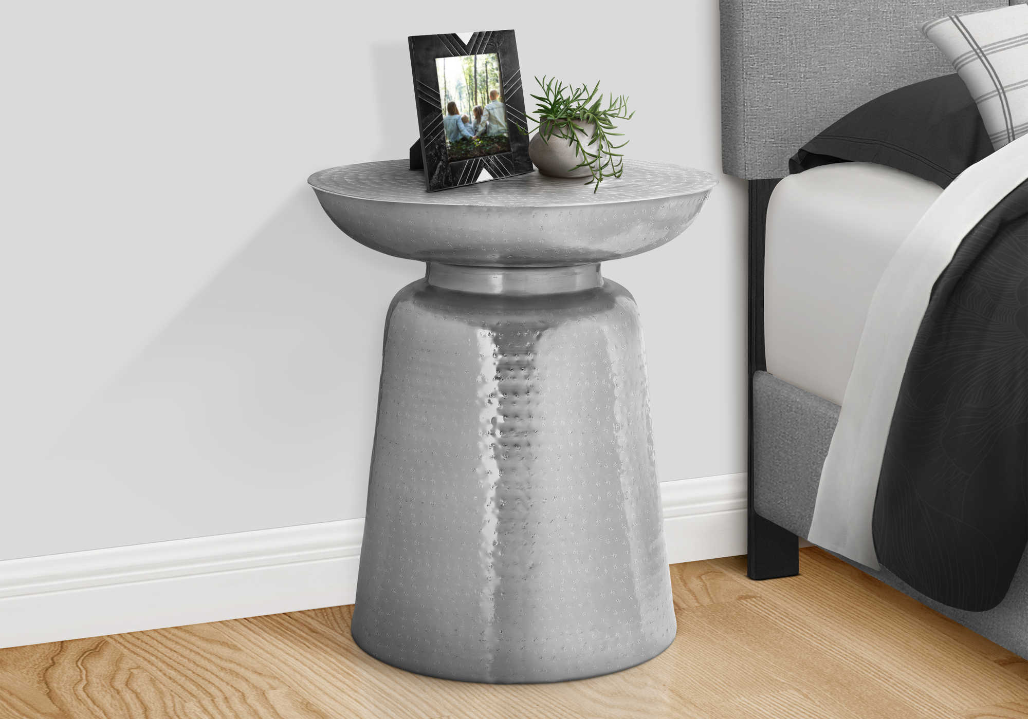 Image of nightstand - 22"h / chrome iron metal drum end  i 3916.