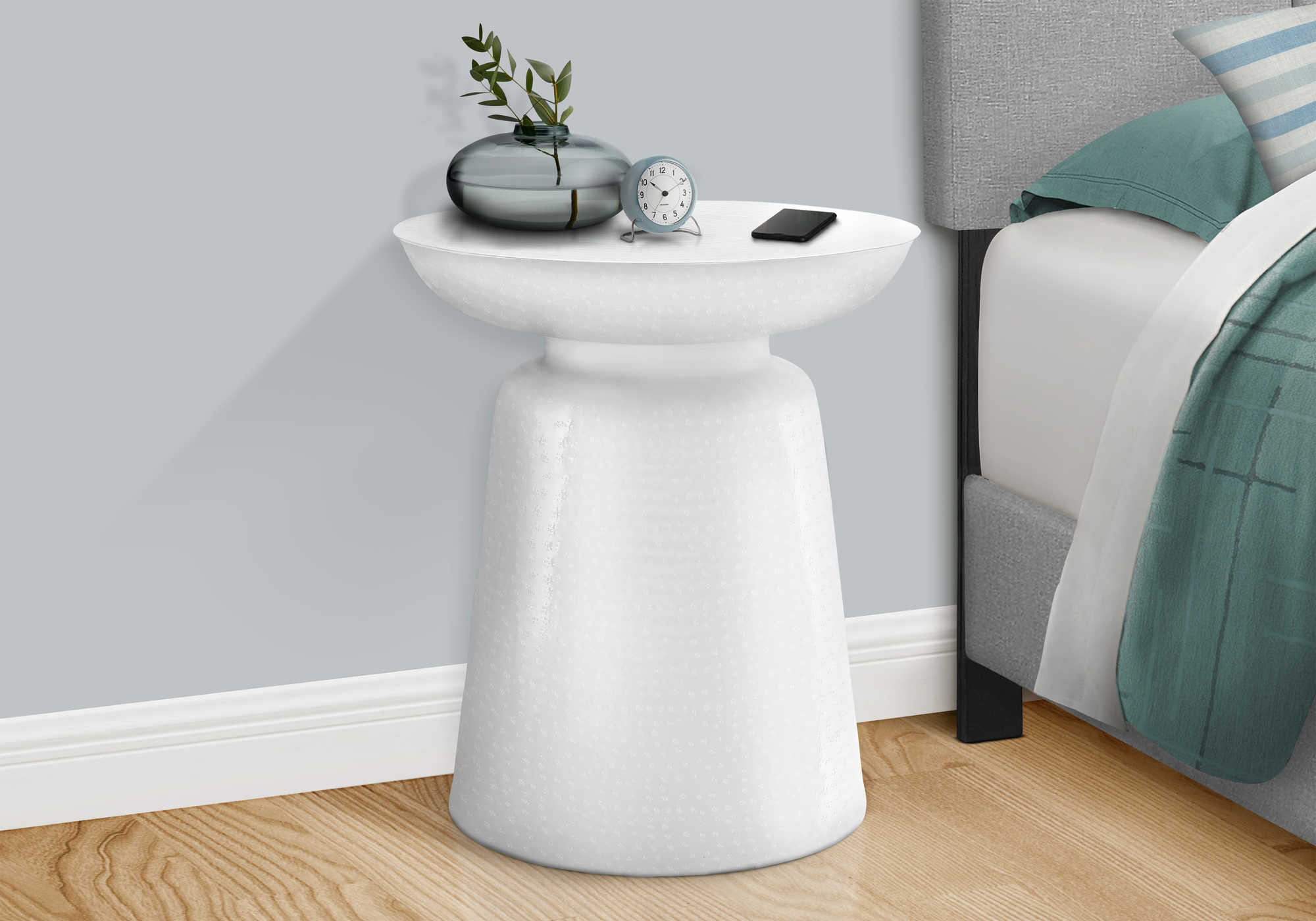 Image of nightstand - 22"h / white textured iron metal drum end  i 3917.