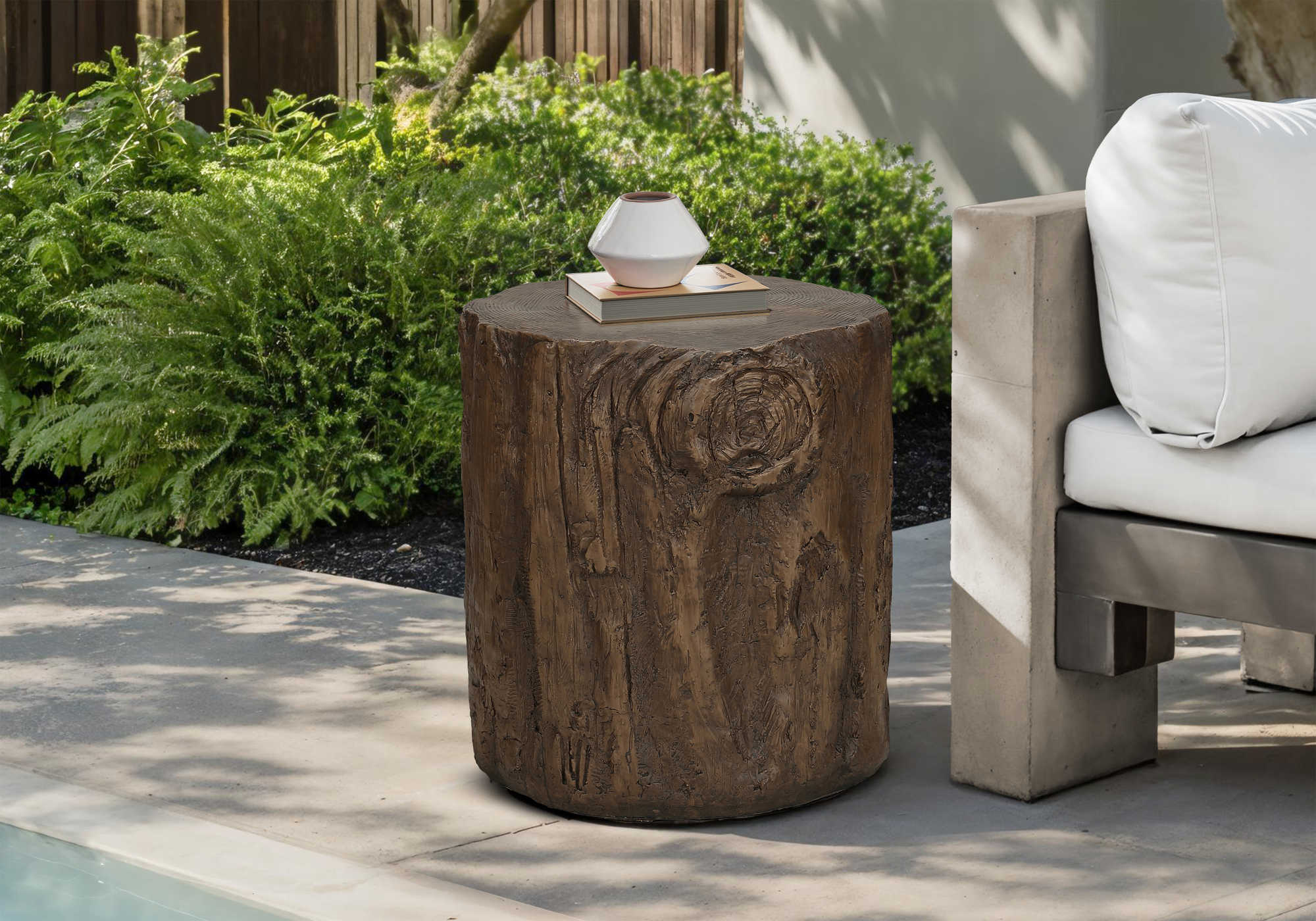 TABLE D'APPOINT - 25"H / INTERIEUR OU EXTERIEUR NOYER – I 4123