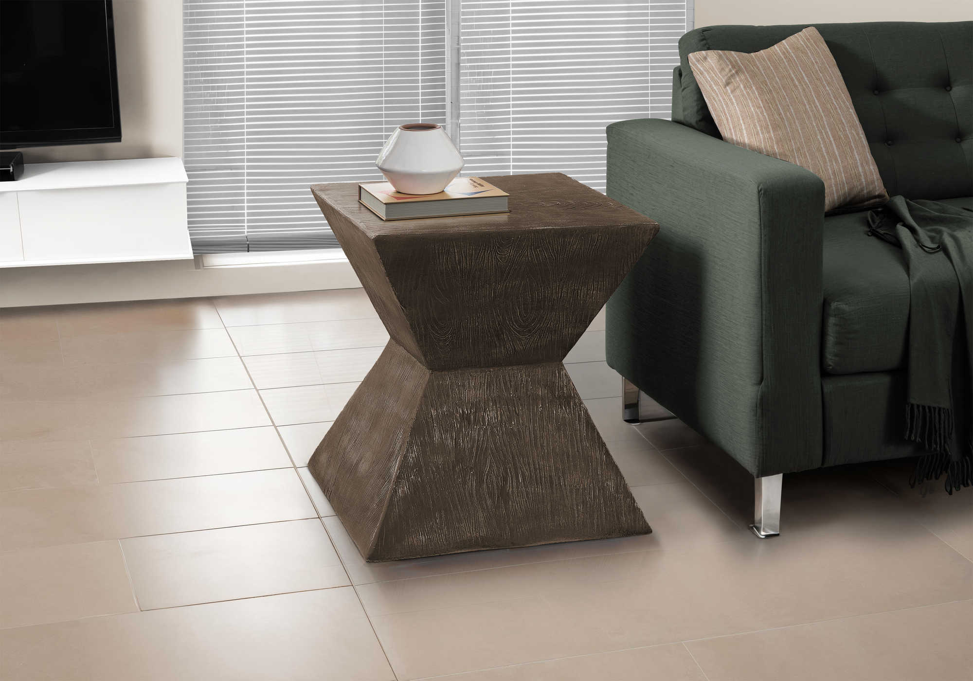 TABLE D'APPOINT - 25"H / INTERIEUR OU EXTERIEUR NOYER – I 4128