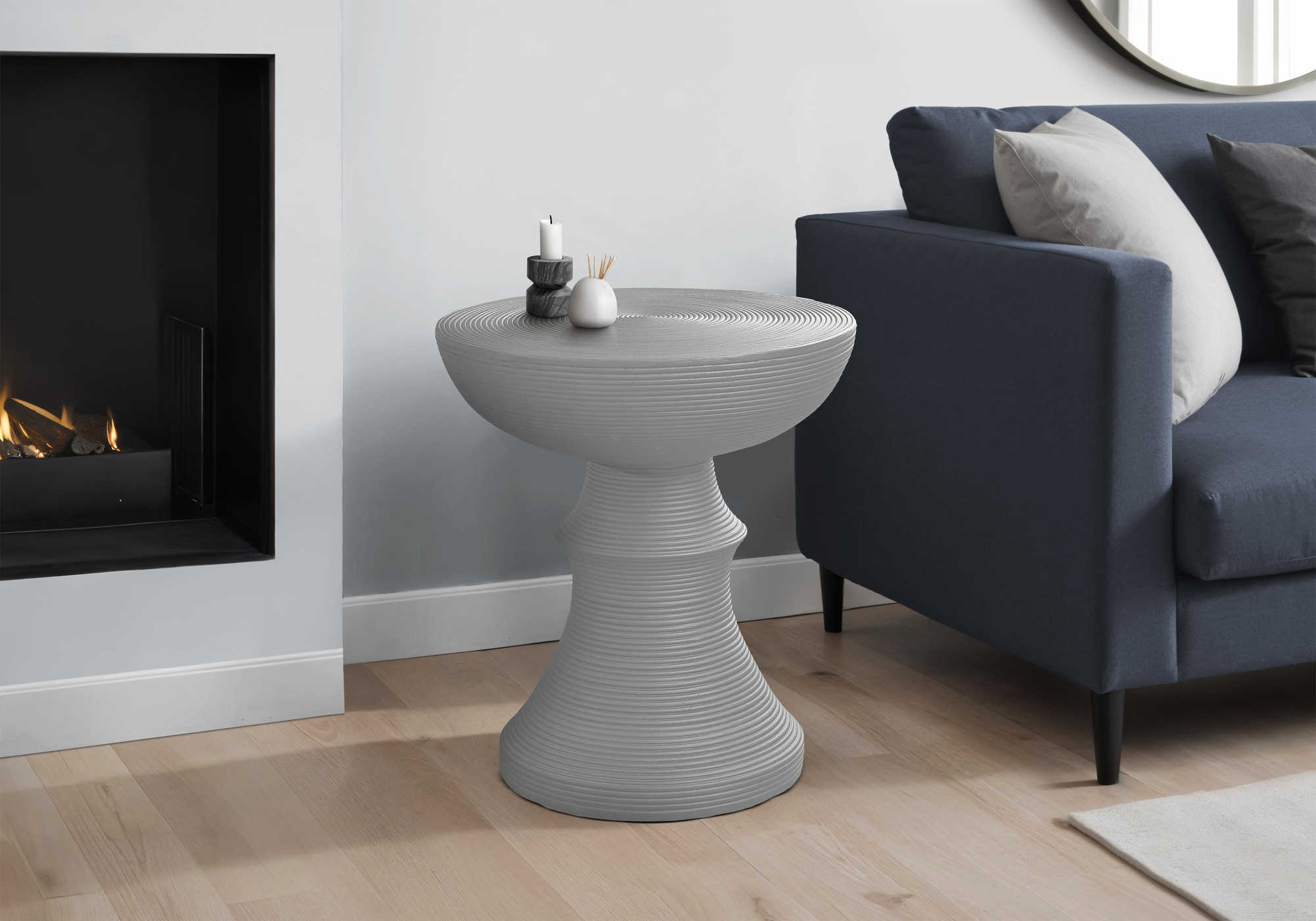 TABLE D'APPOINT - 25"H / INTERIEUR OU EXTERIEUR GRIS – I 4144