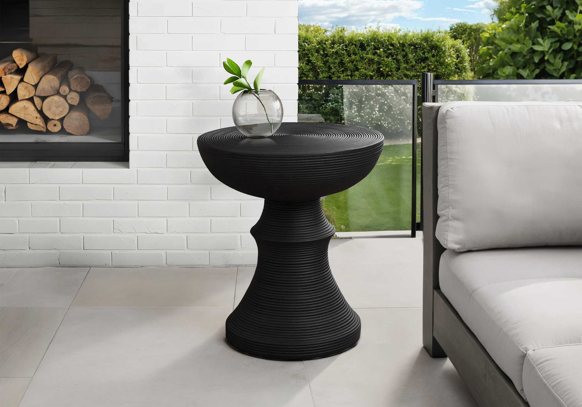 TABLE D'APPOINT - 25"H / INTERIEUR OU EXTERIEUR NOIR – I 4146