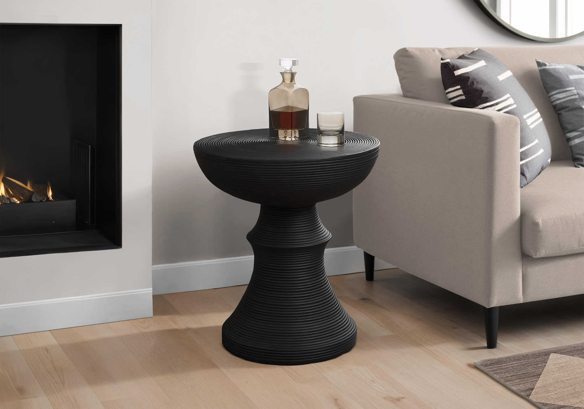 TABLE D'APPOINT - 25"H / INTERIEUR OU EXTERIEUR NOIR – I 4146