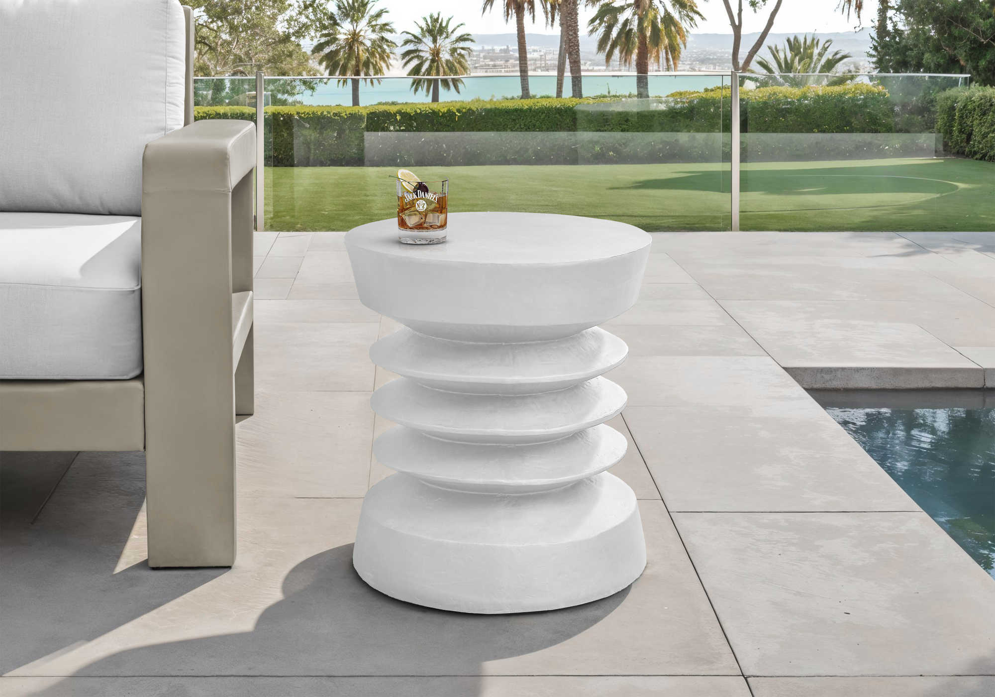 TABLE D'APPOINT - 25"H / INTERIEUR OU EXTERIEUR BLANC – I 4153
